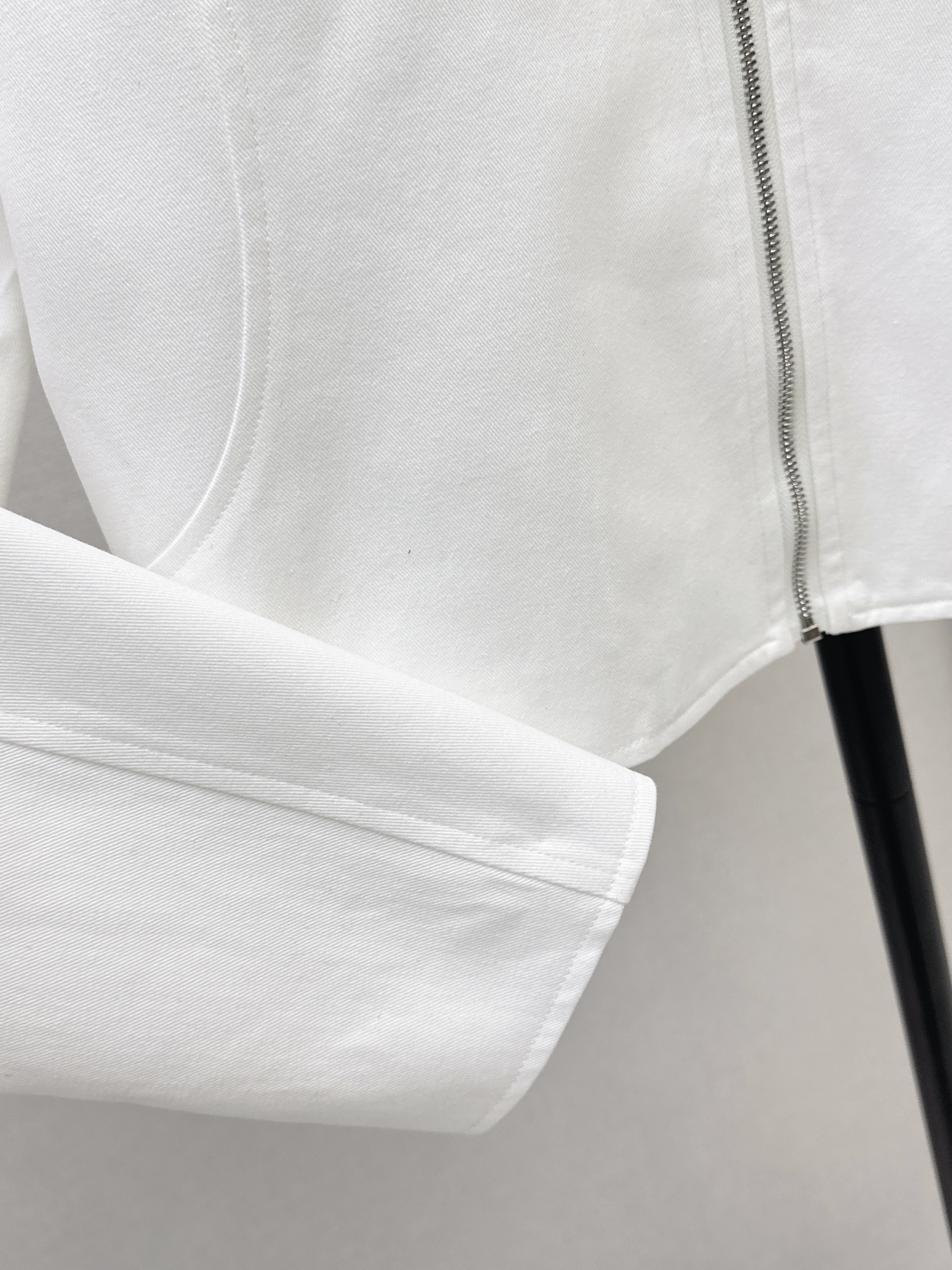 Her 26ss zip-up jacket