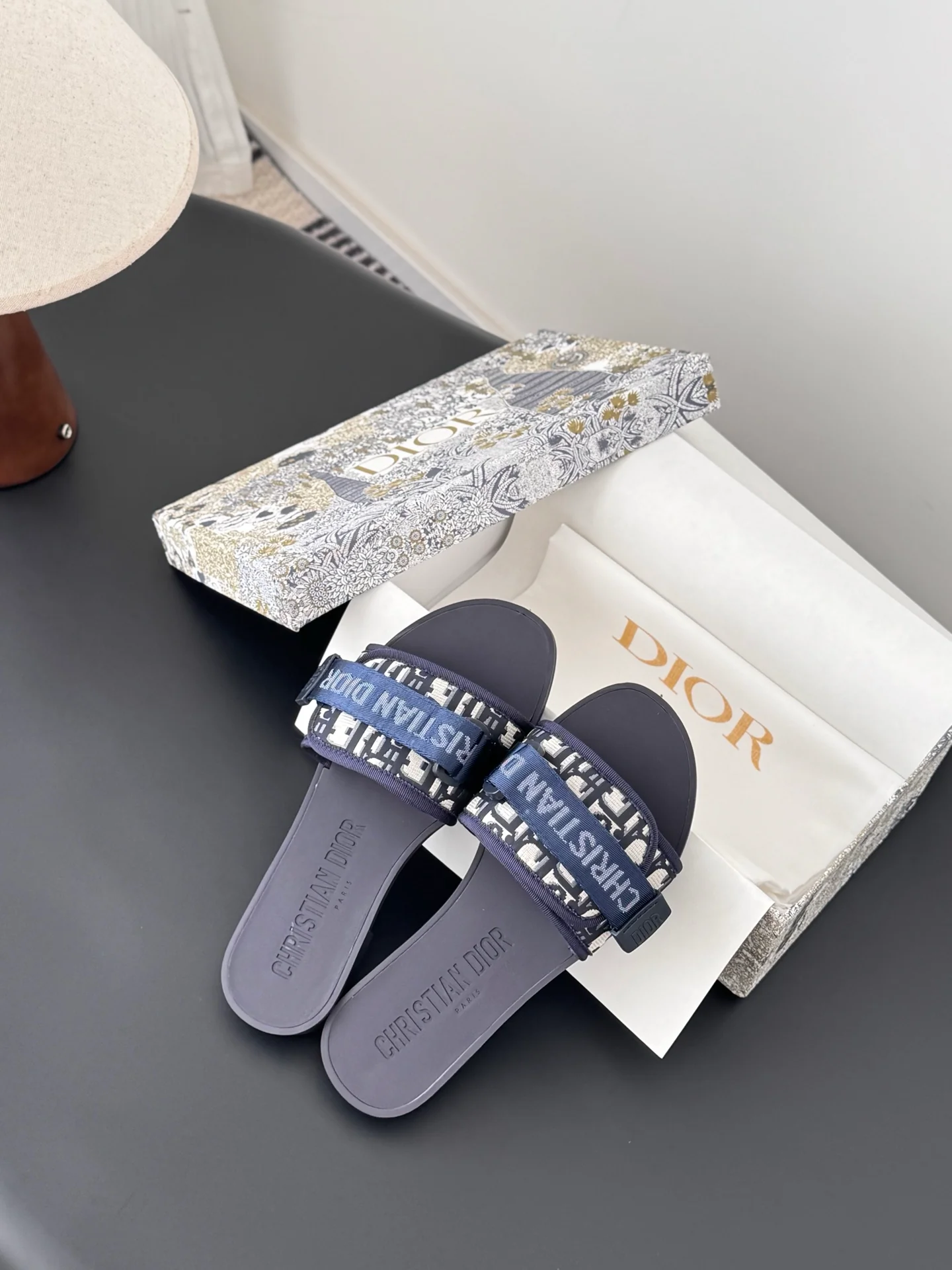 CD 25fw sandals