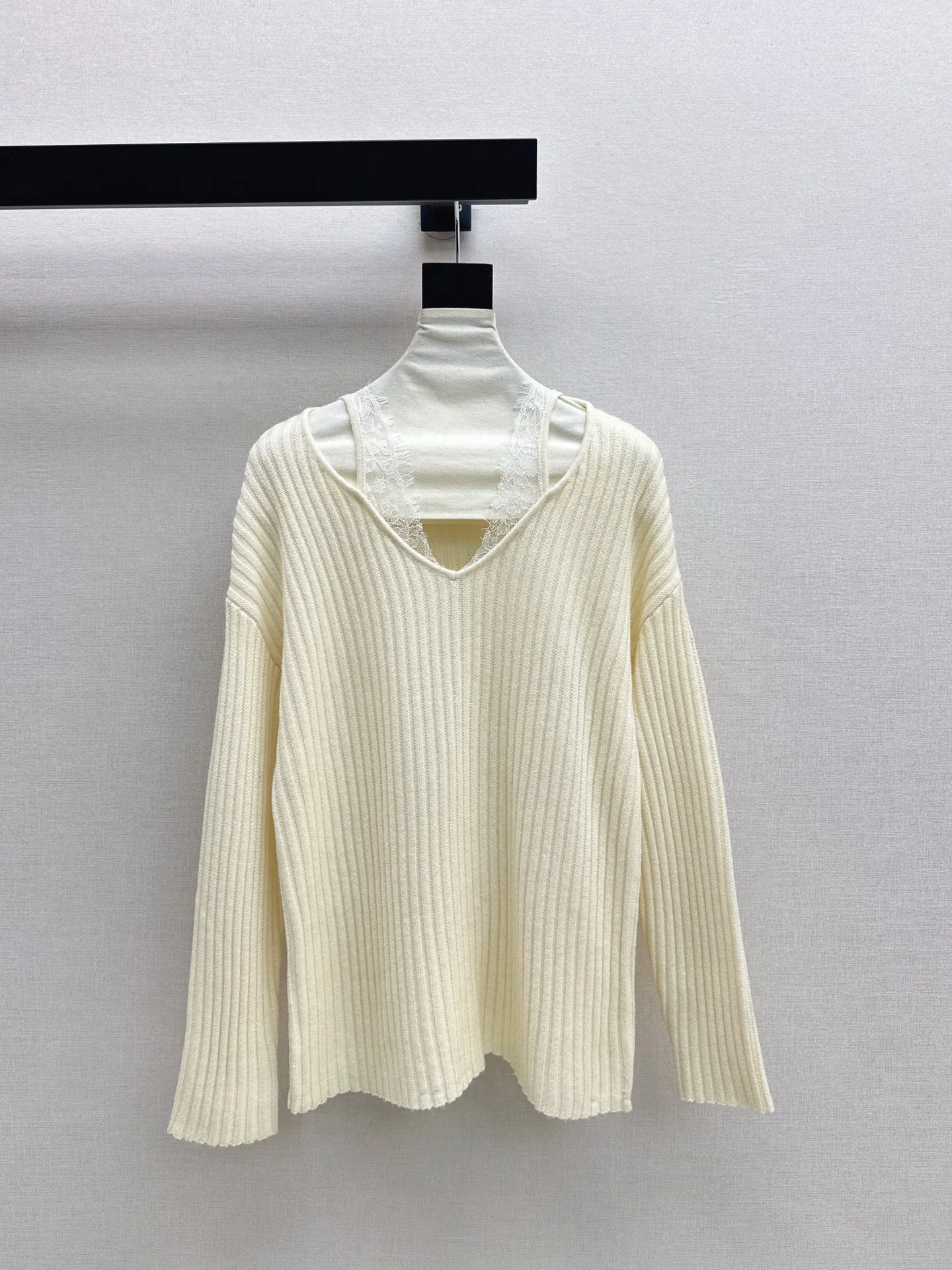 Es 25fw lace contrast sweater