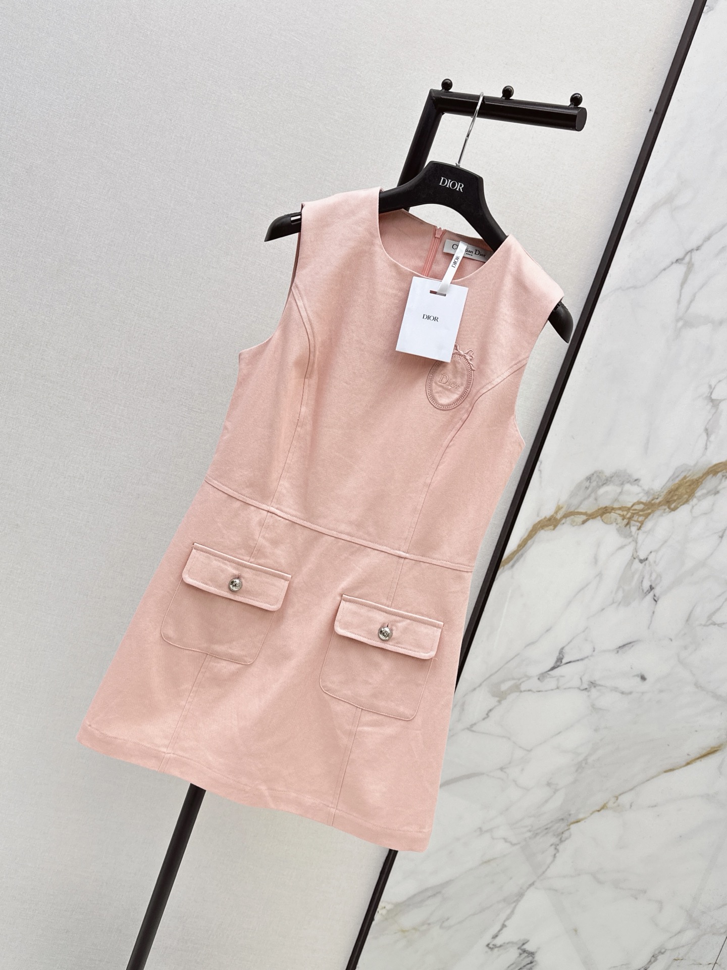 CD 26ss embroidery sleeveless dress