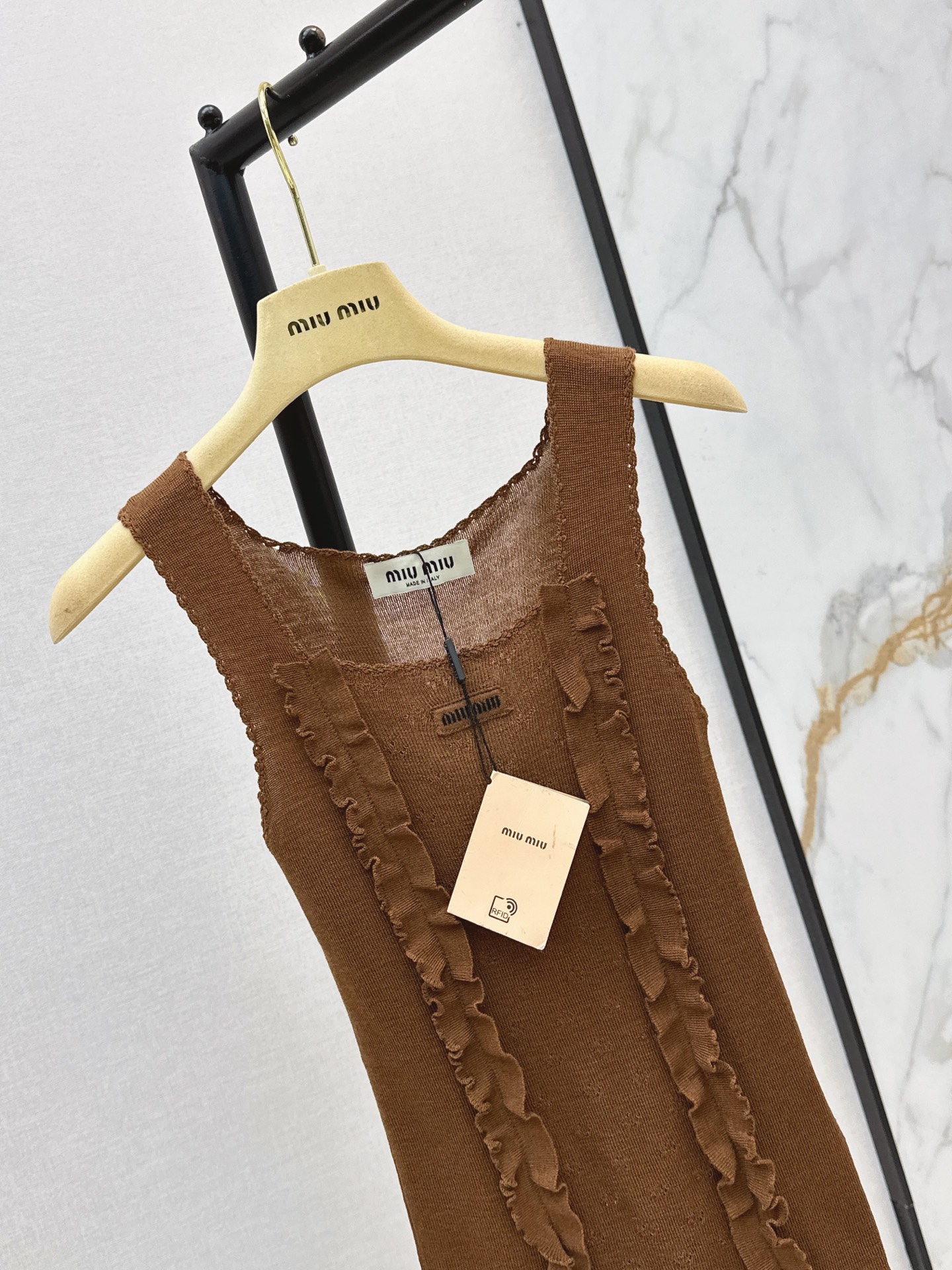 Miu 26ss ruffle knit vest