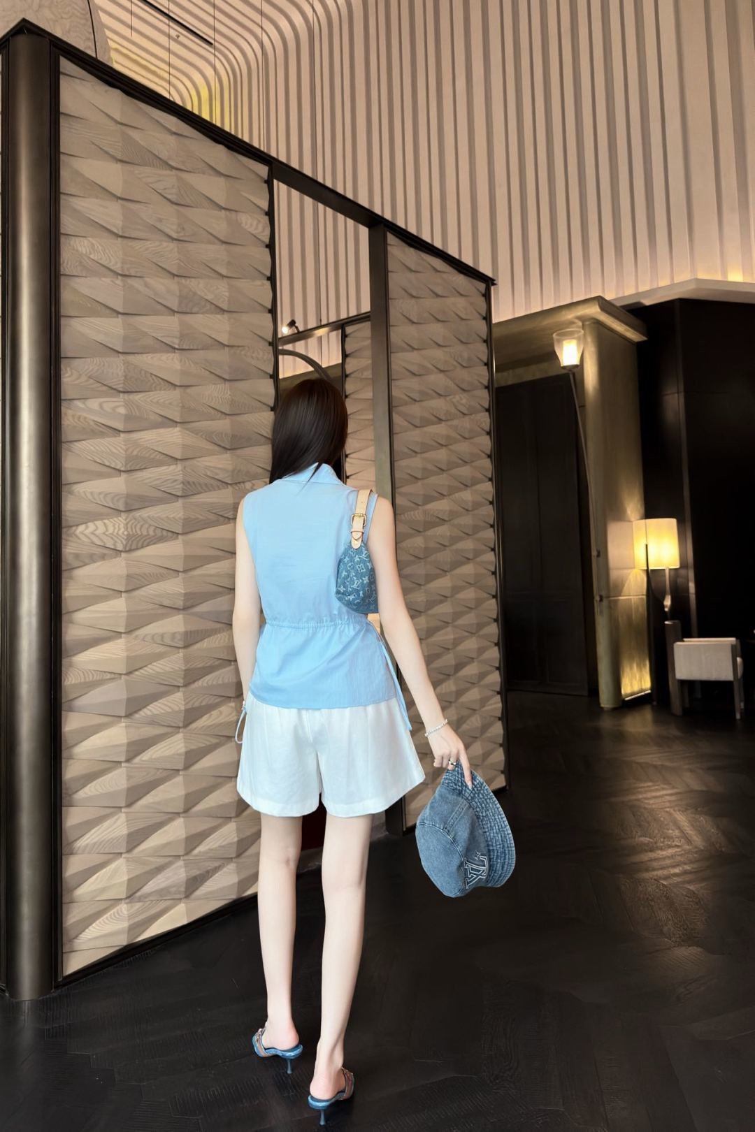 Loui 26ss sleeveless shirt