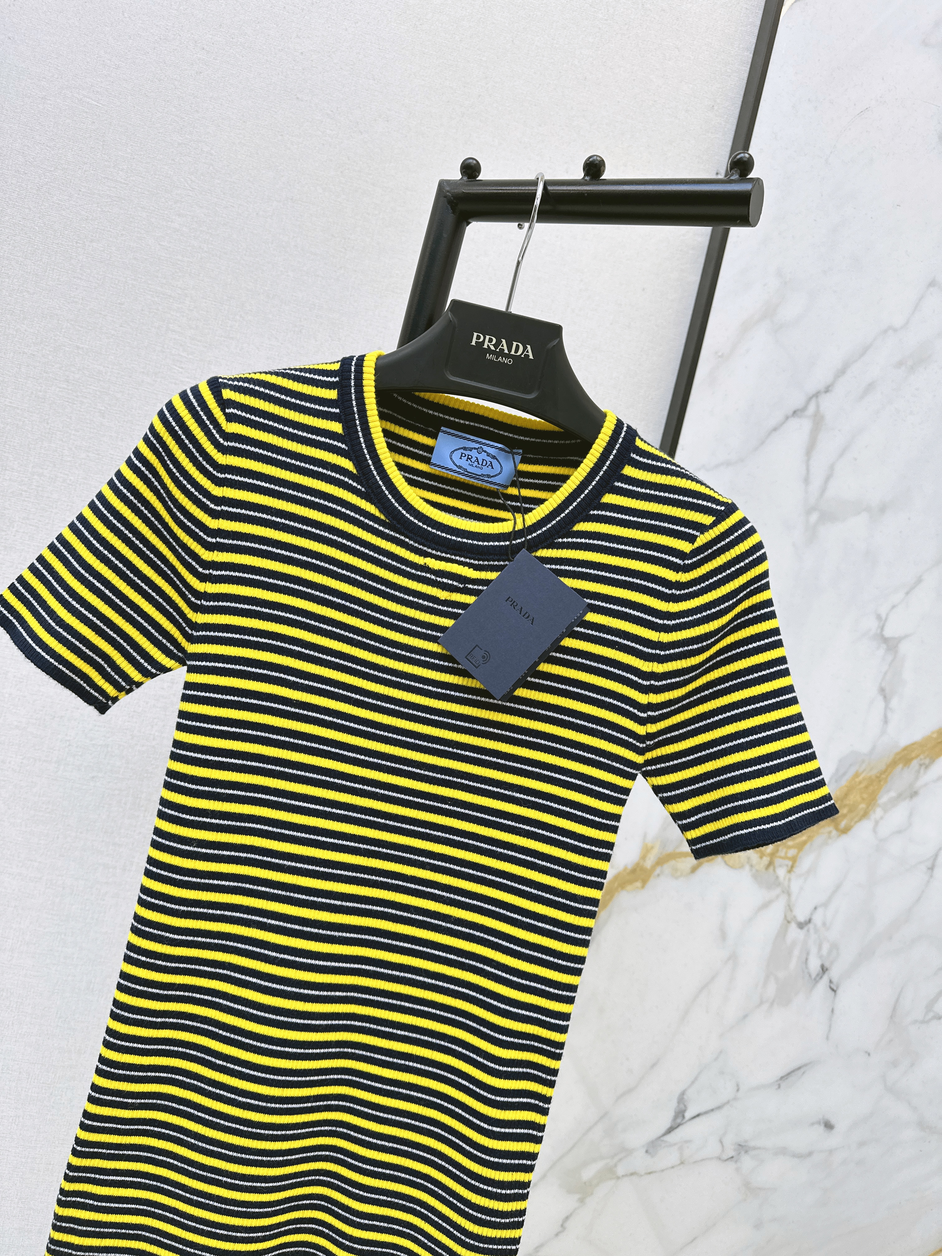 Pra 26ss stripe knit sweater