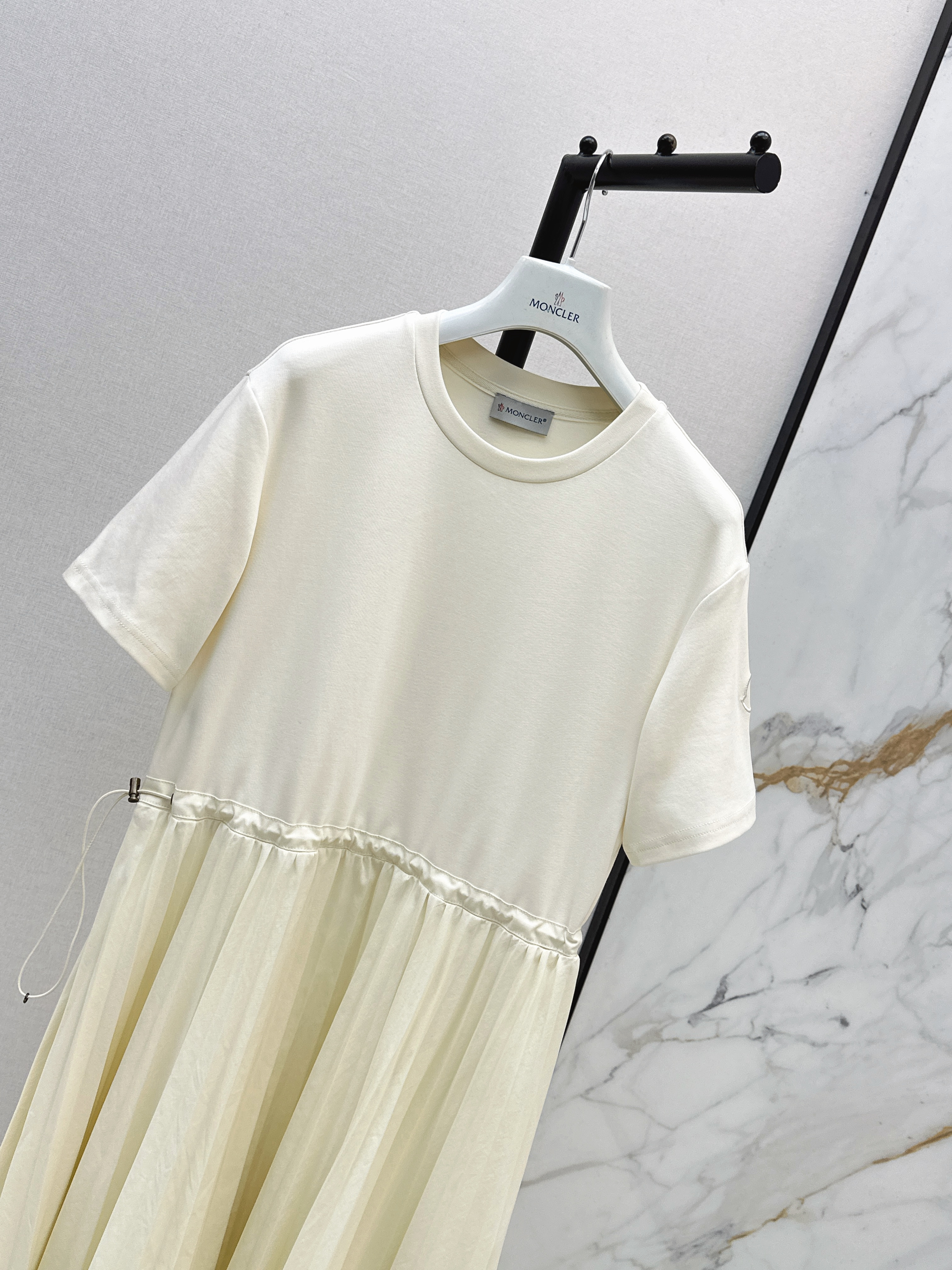 Monc 26ss contact pleated dress