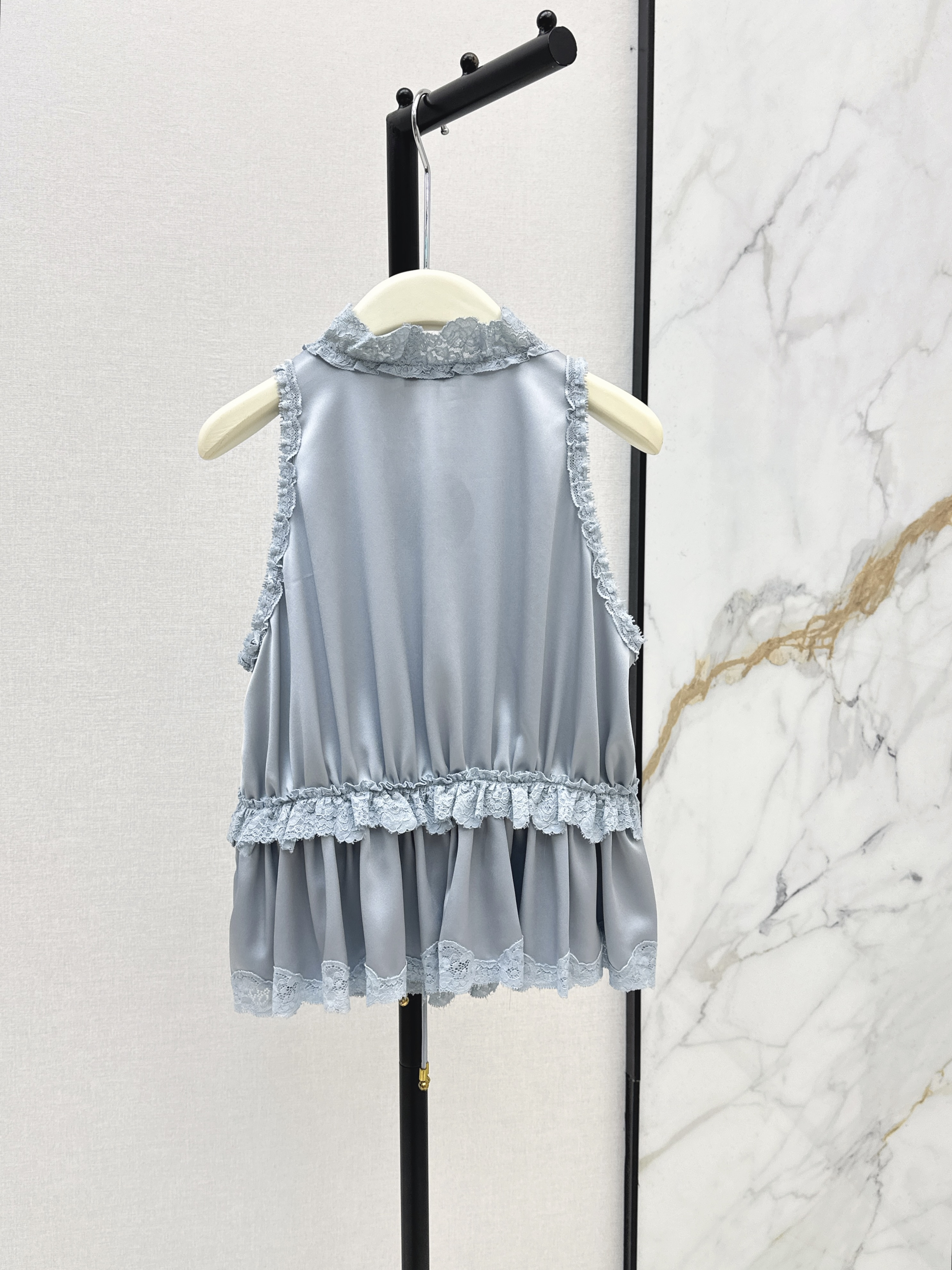 Chol 26ss lace v-neck top