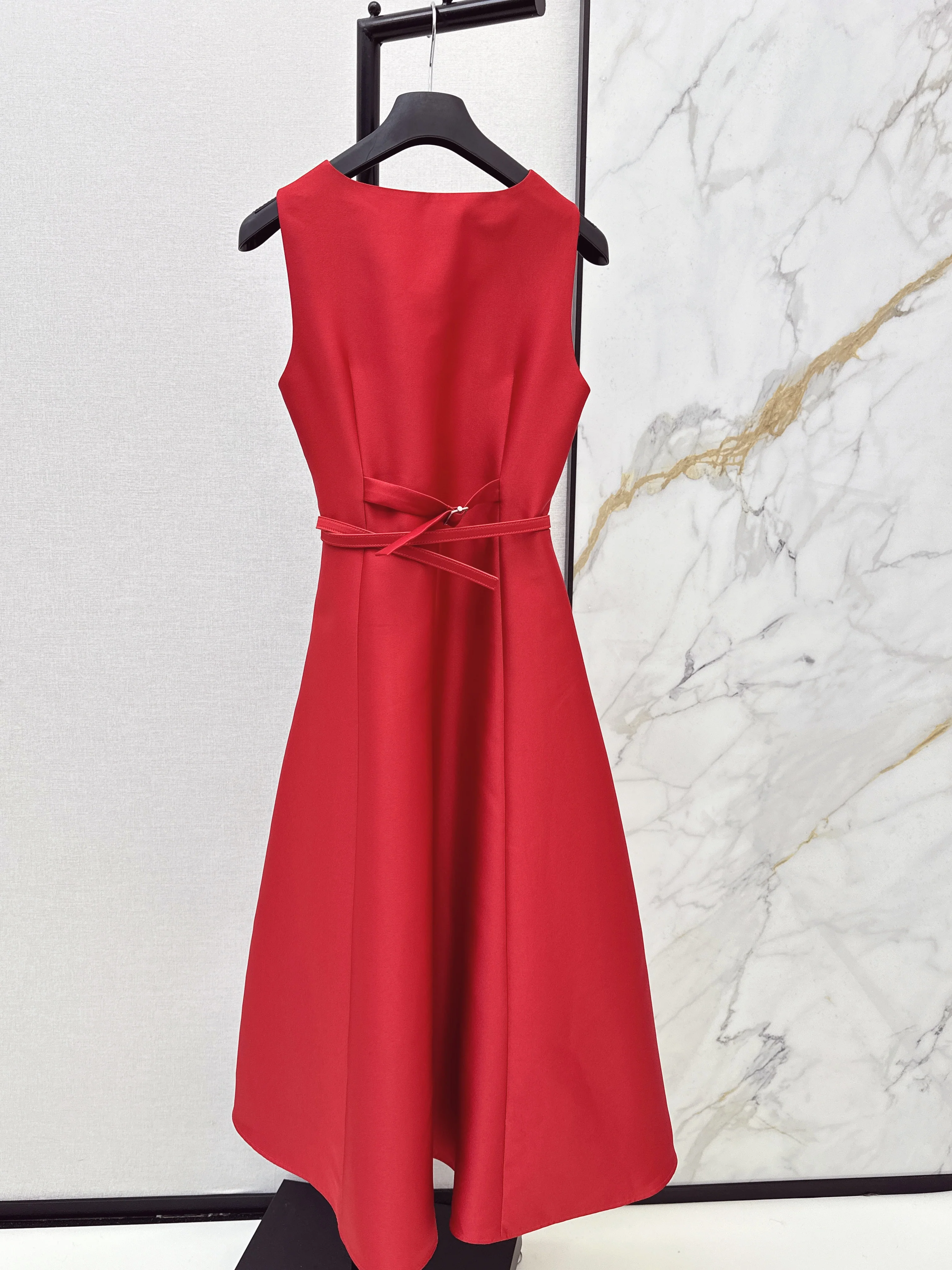 CD 26ss sleeveless back-bow cocktail dress