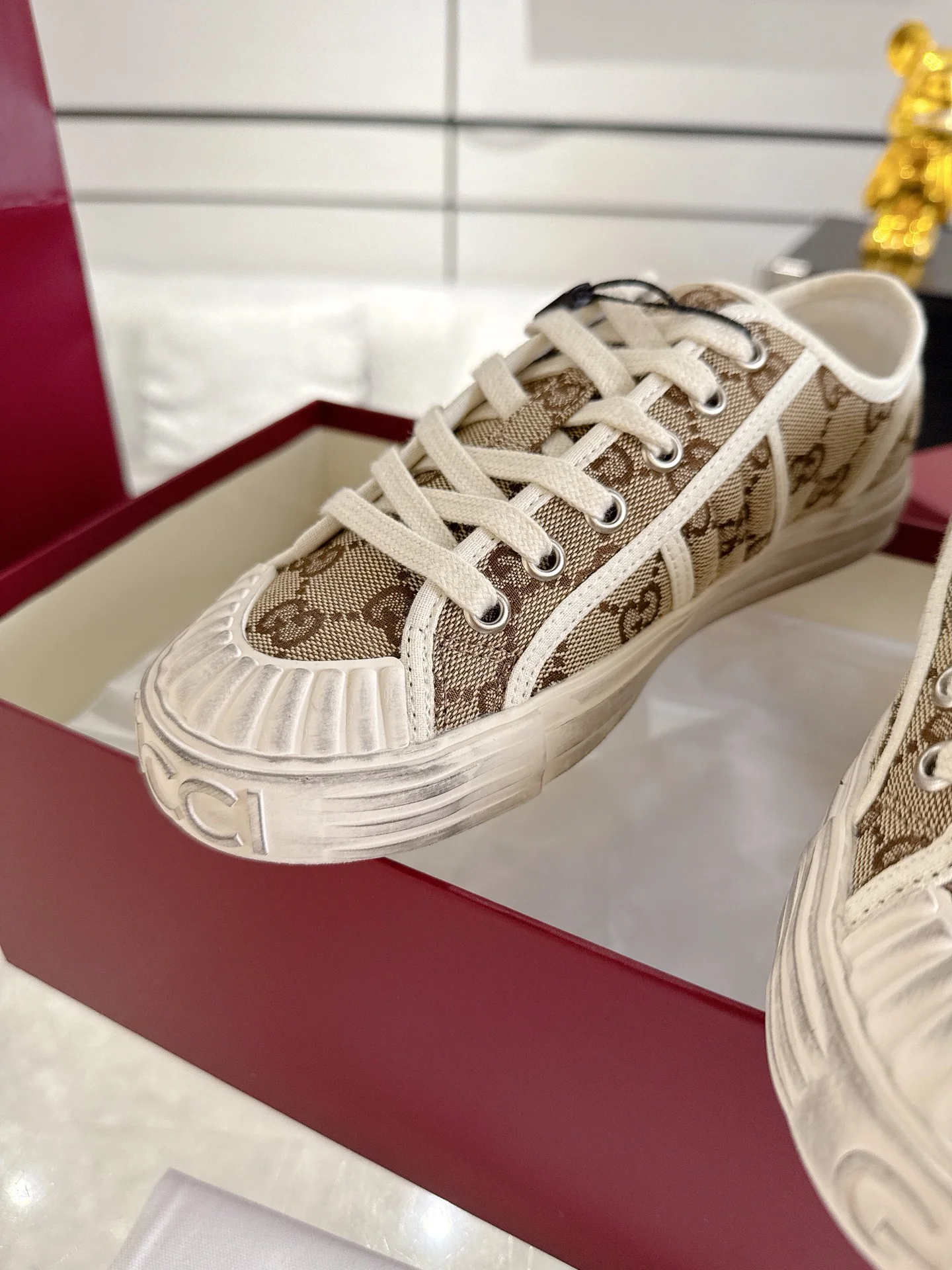 Guc sneakers