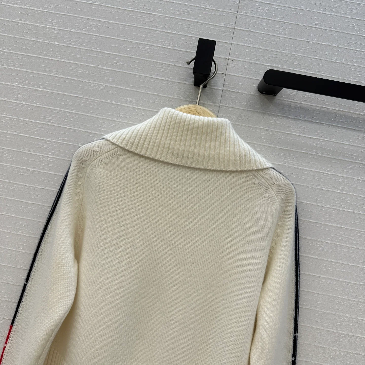 CD 25fw cashmere cardigan