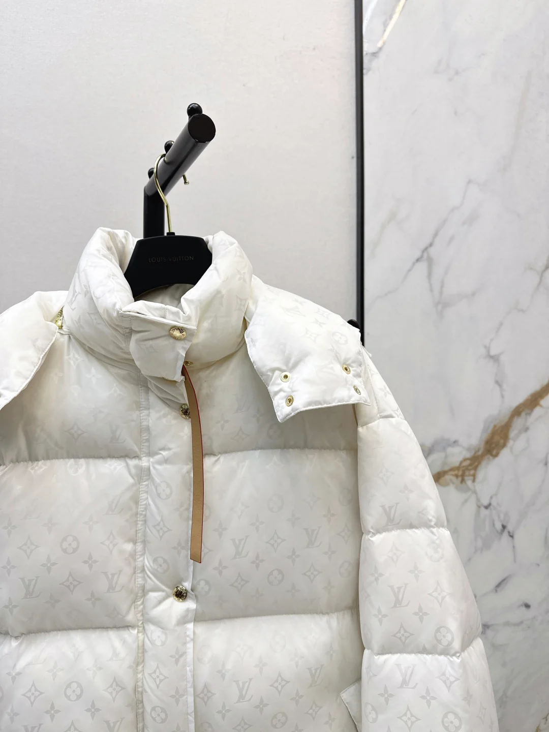 Loui 25fw down jacket