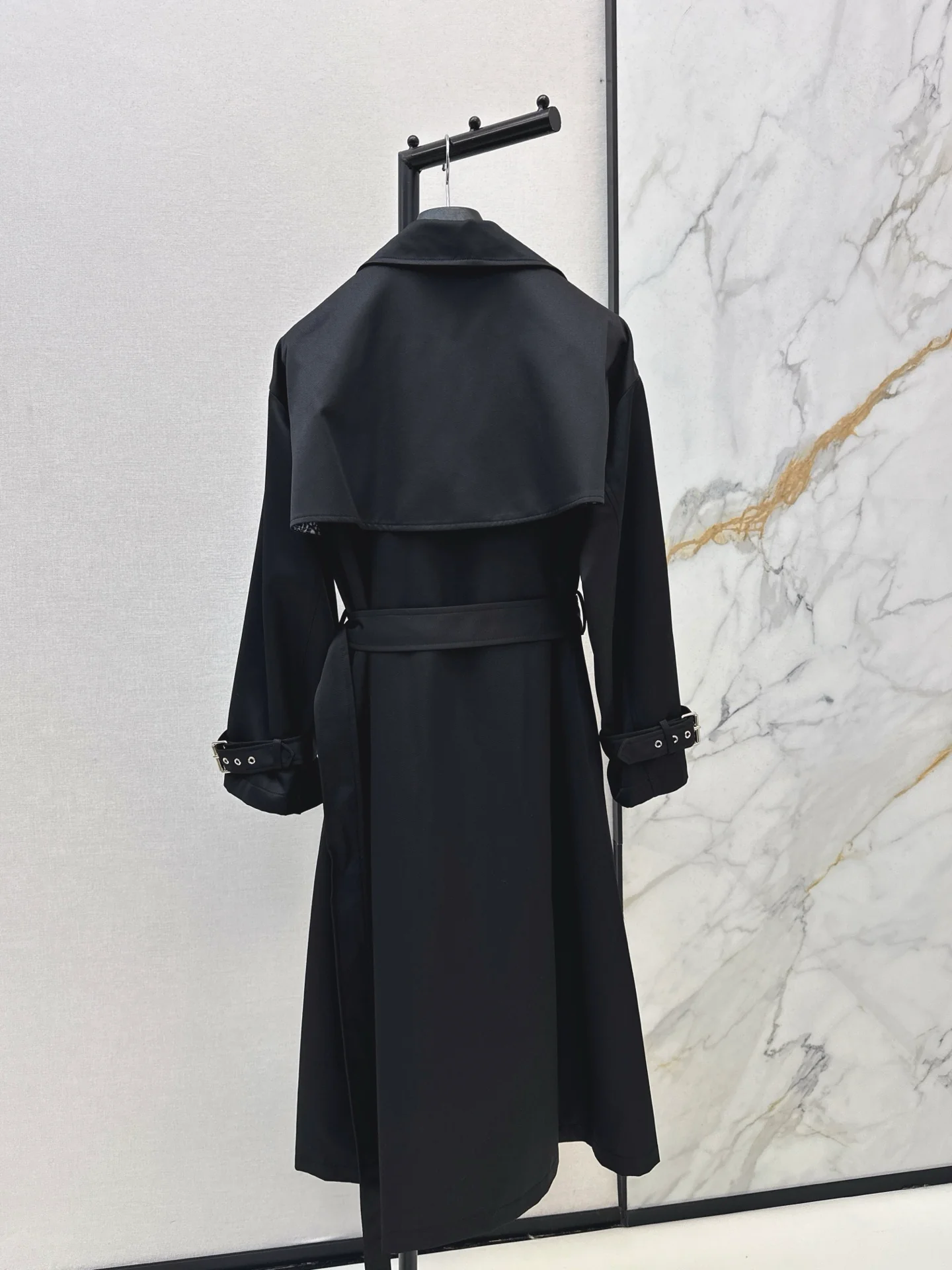 CD 25fw trench coats