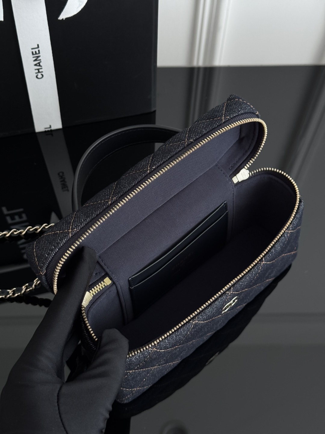 Chan 26P lp denim clutch with chain