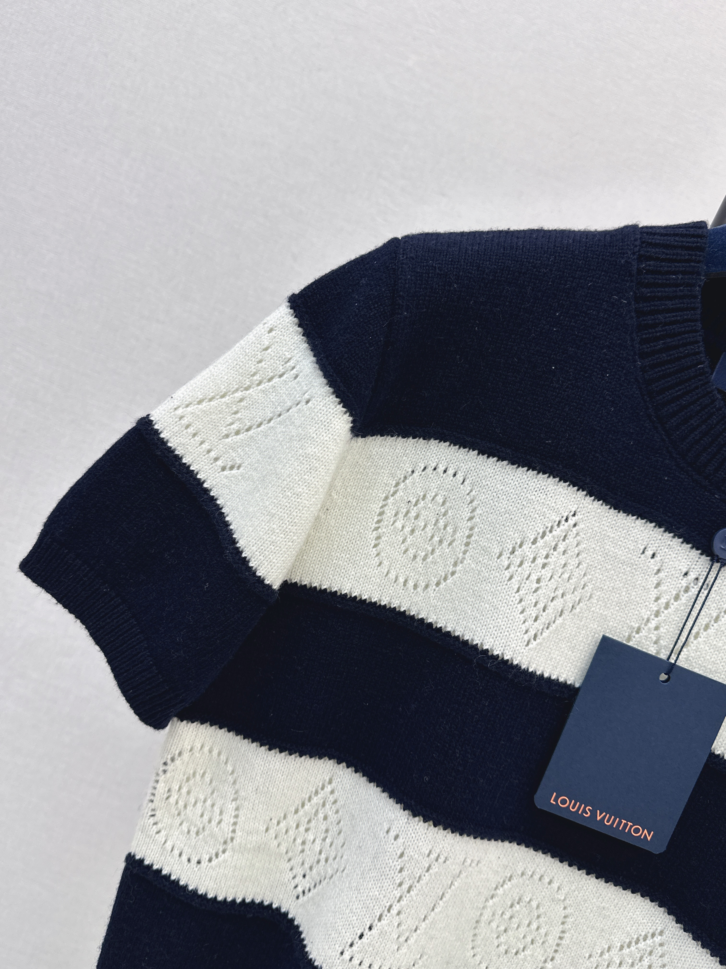 Loui 26ss stripe sweater