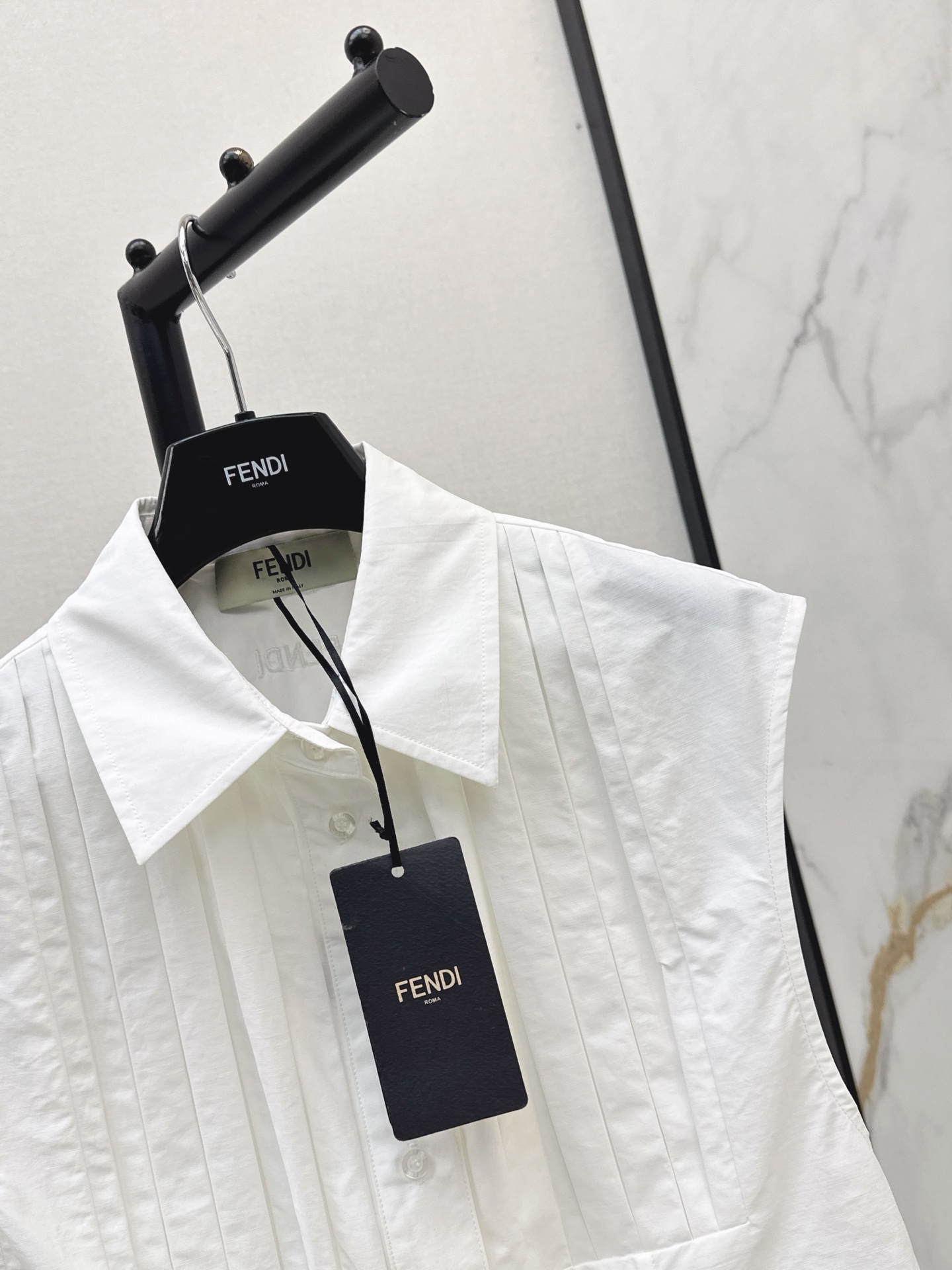 Fen 26ss sleeveless shirt