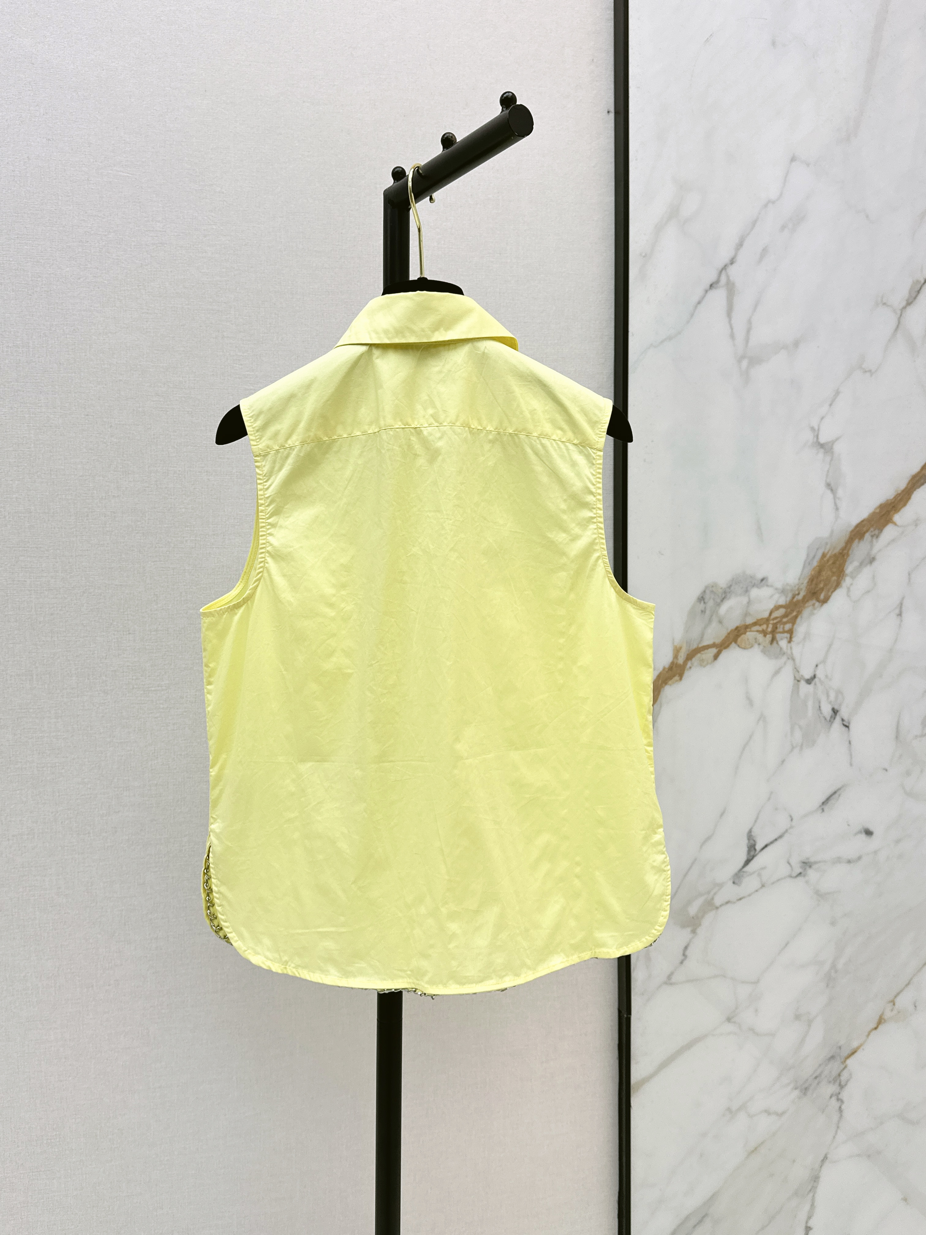 Chan 26ss sleeveless shirt