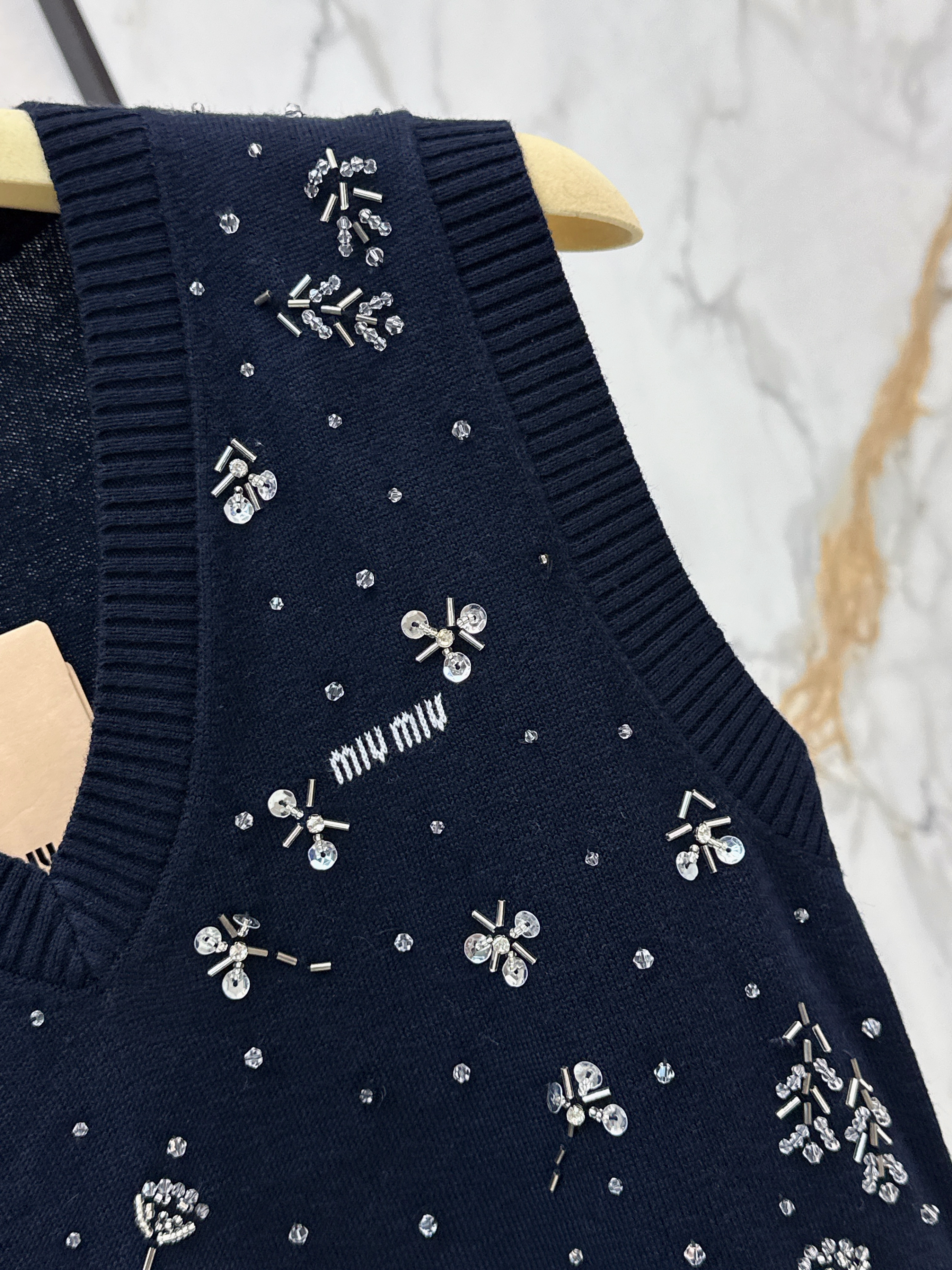 Miu 26ss beading knit vest