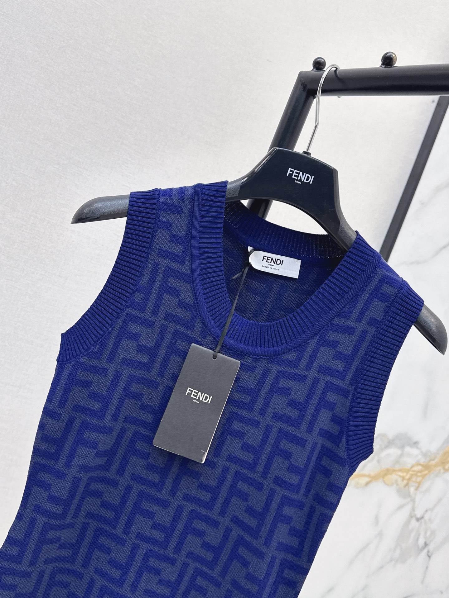 Fen 26ss sleeveless knit dress