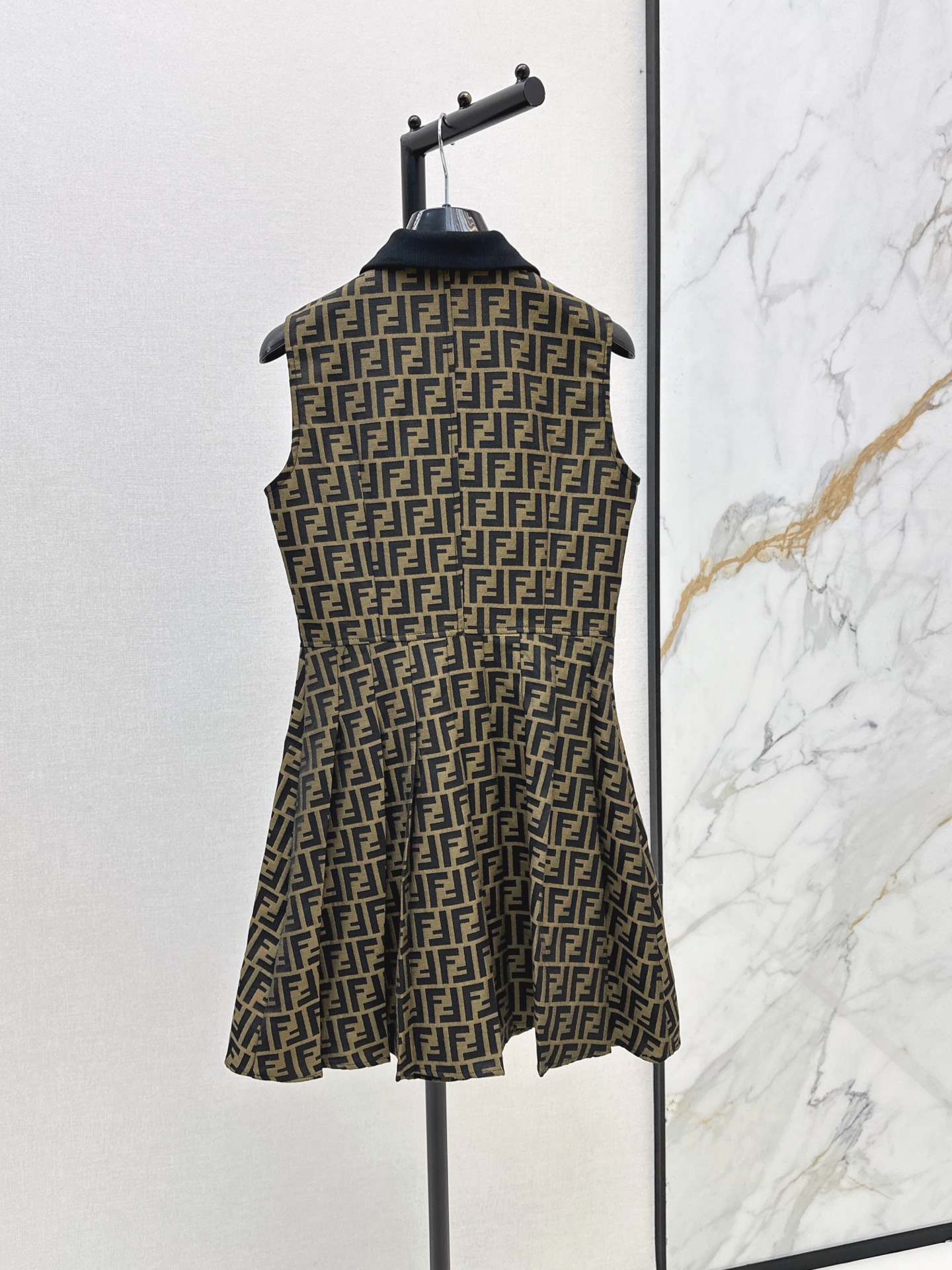 Fen 26ss jacquard sleeveless dress