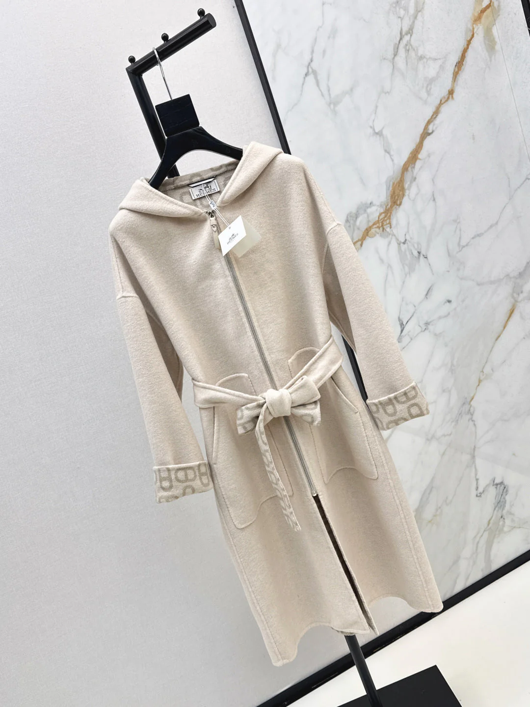 Her 25fw cashmere coat