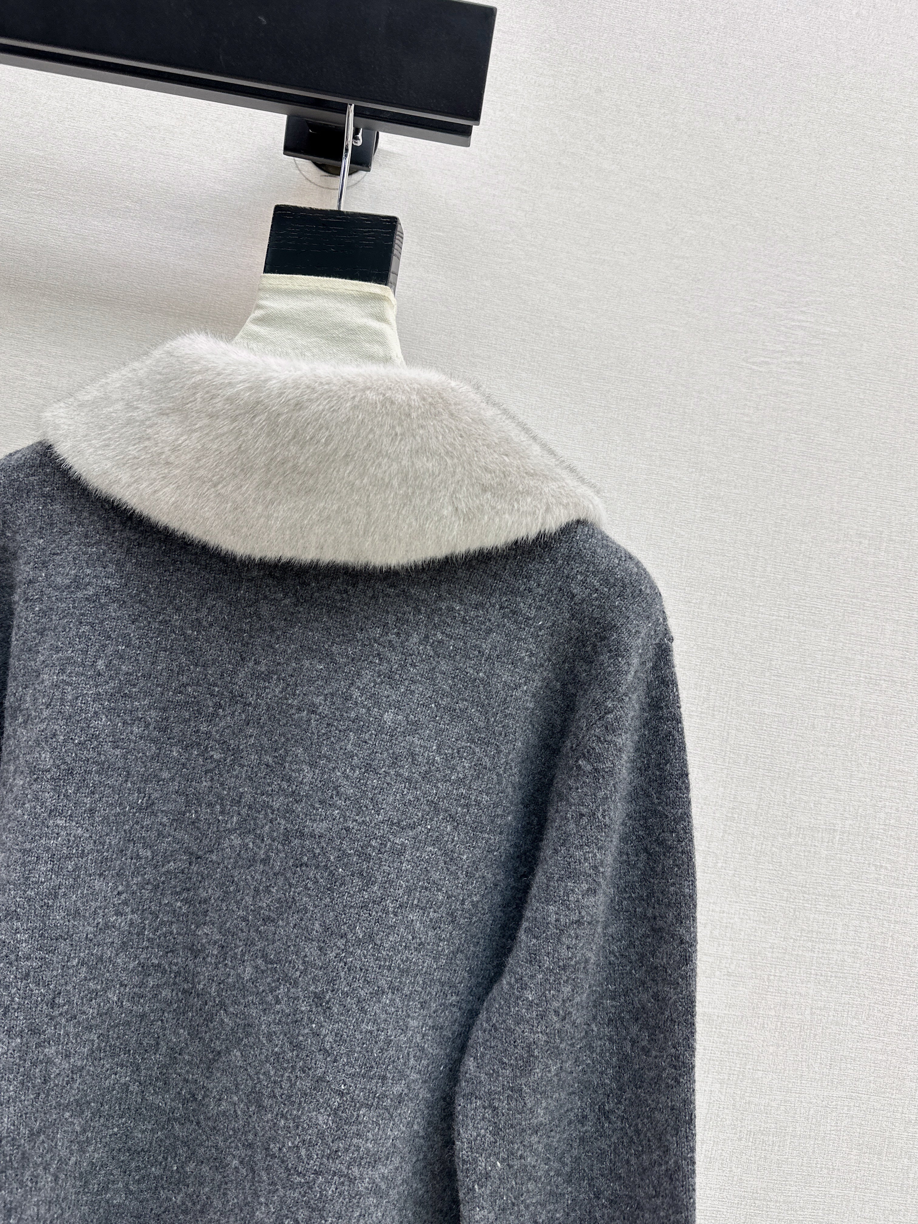 Miu 26ss wool cardigan