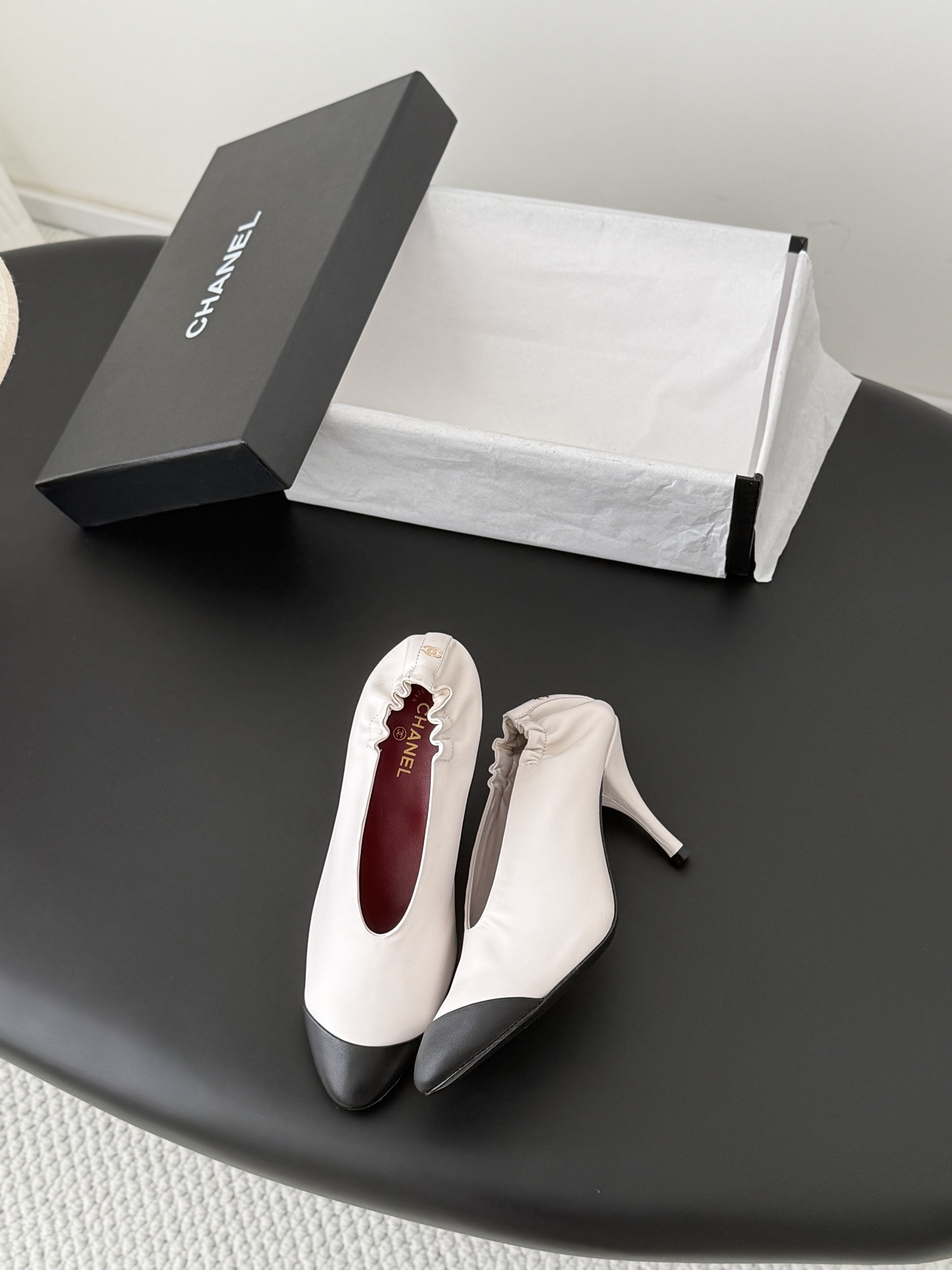 Chan 26ss cap-toe pump