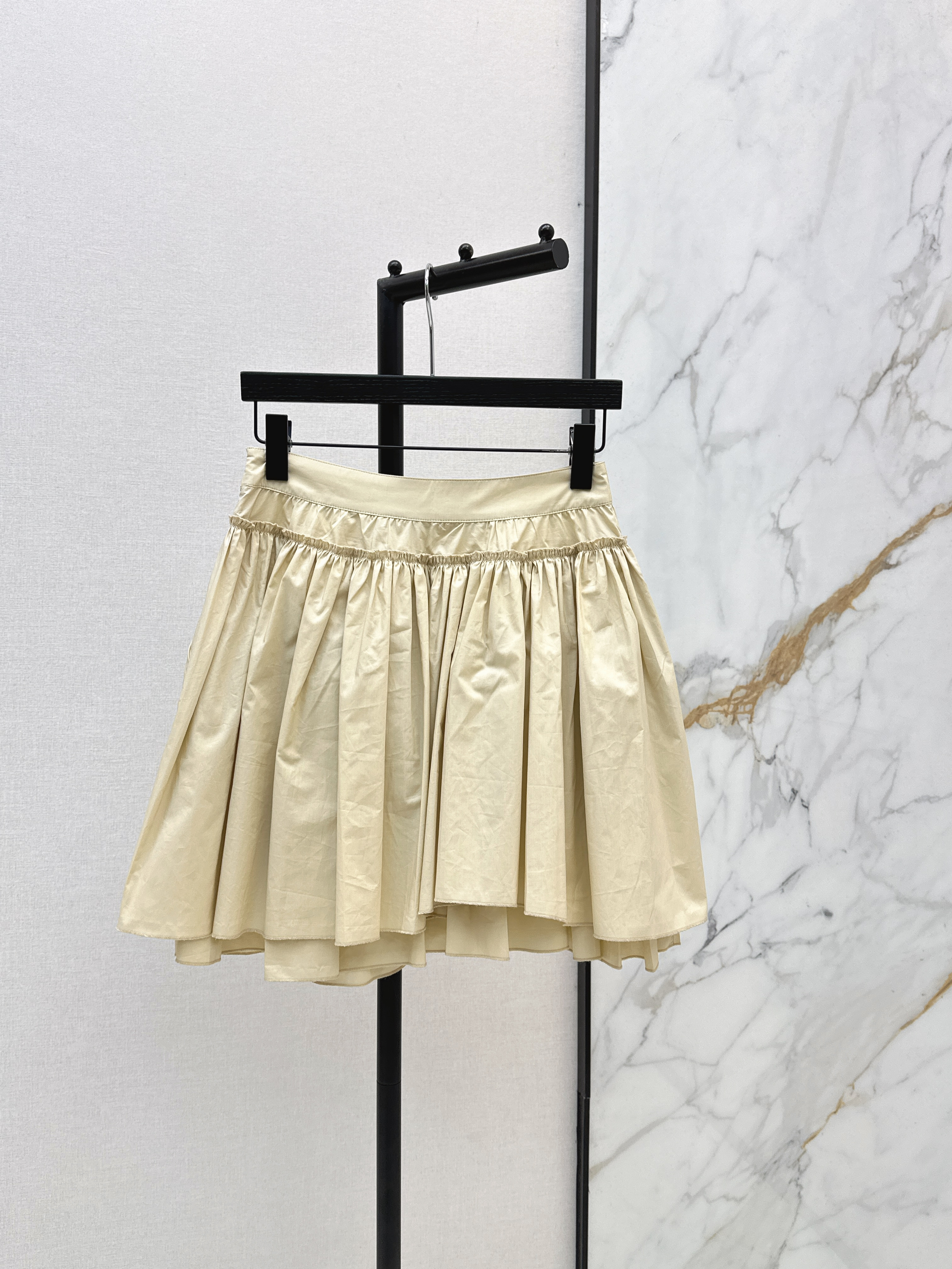 Loe 26ss ruffle mini skirt