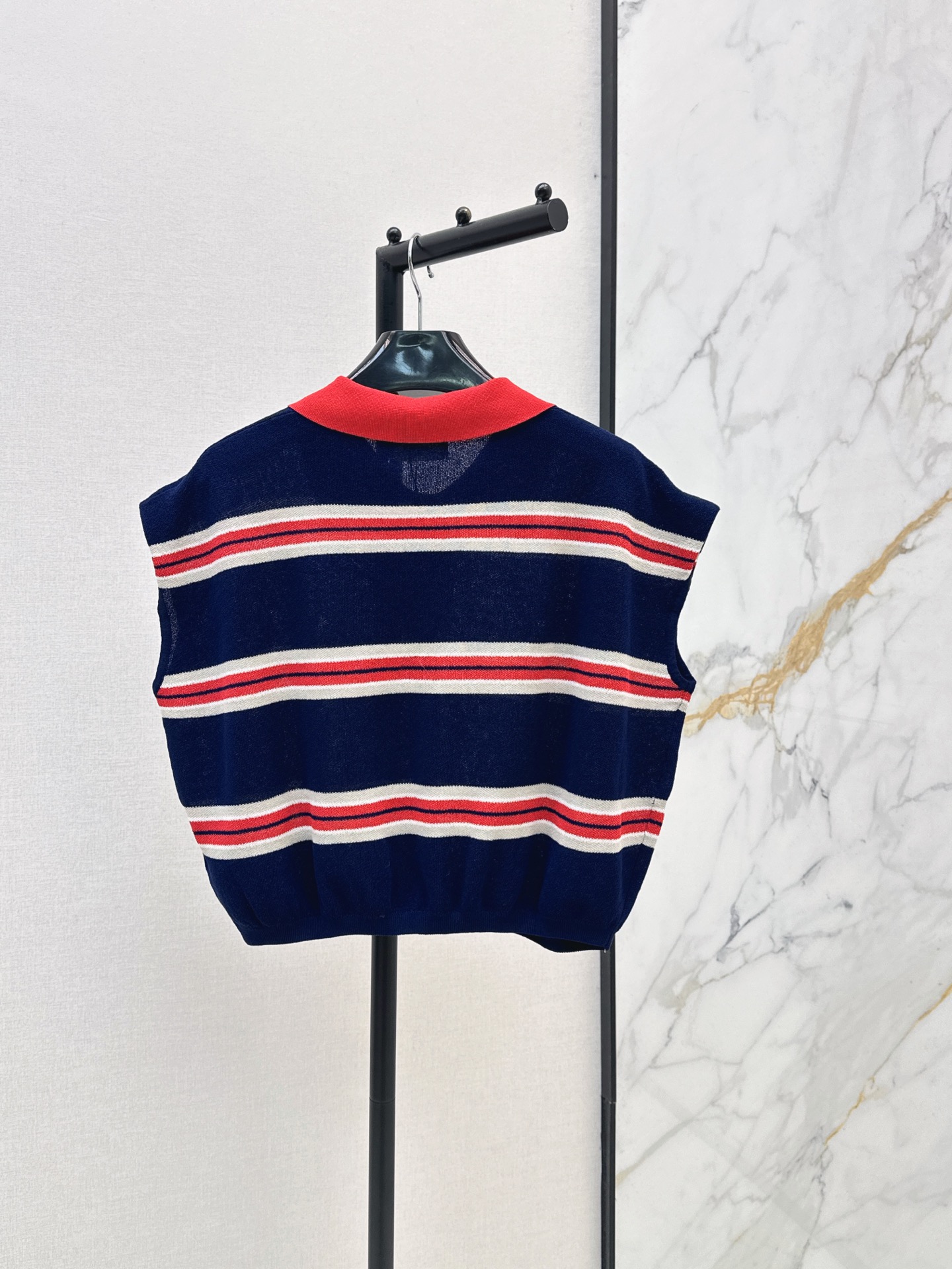 Celi 26ss sleeveless knit cardigan