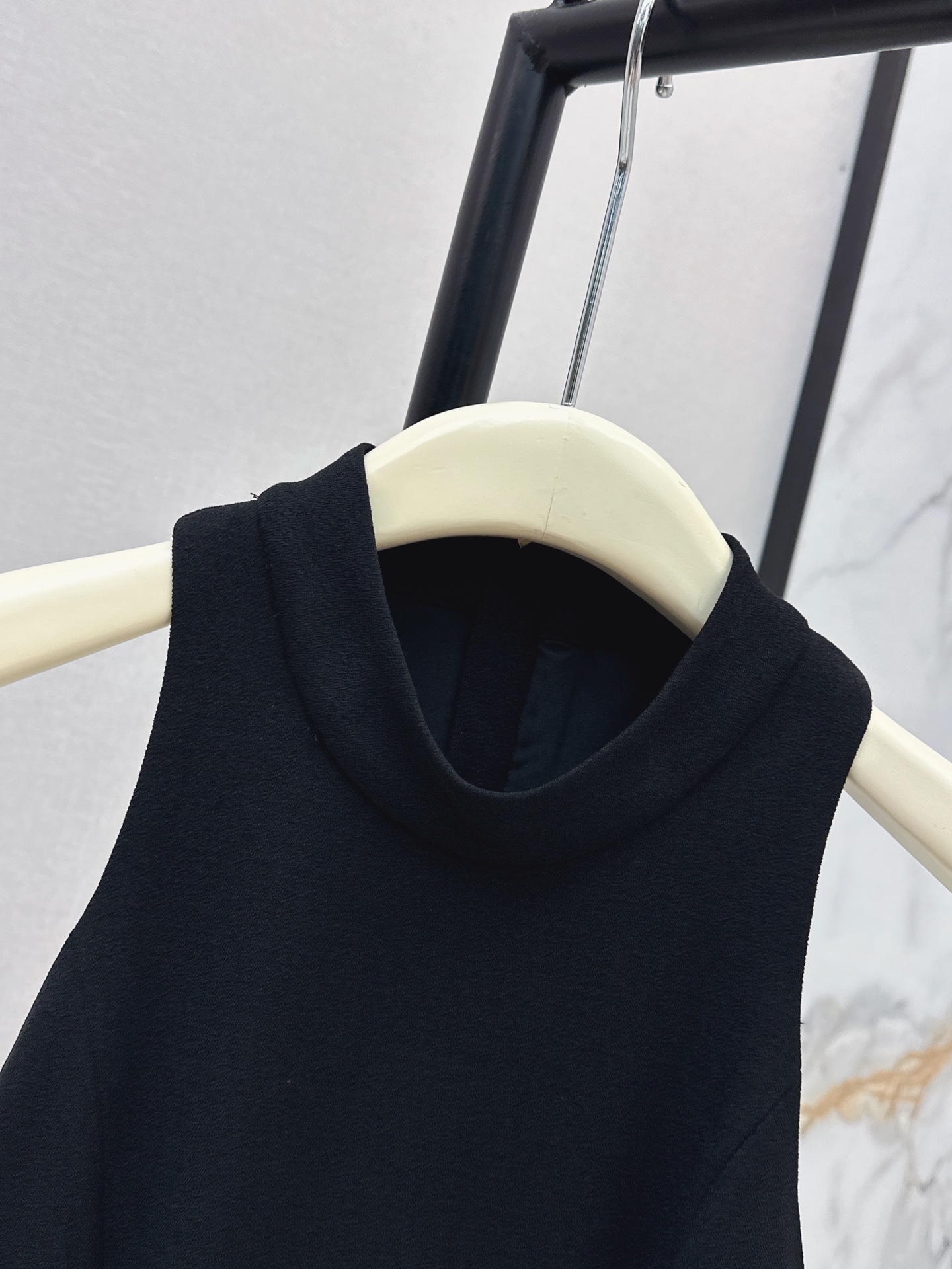 Bal 26ss mock-neck pleated dress