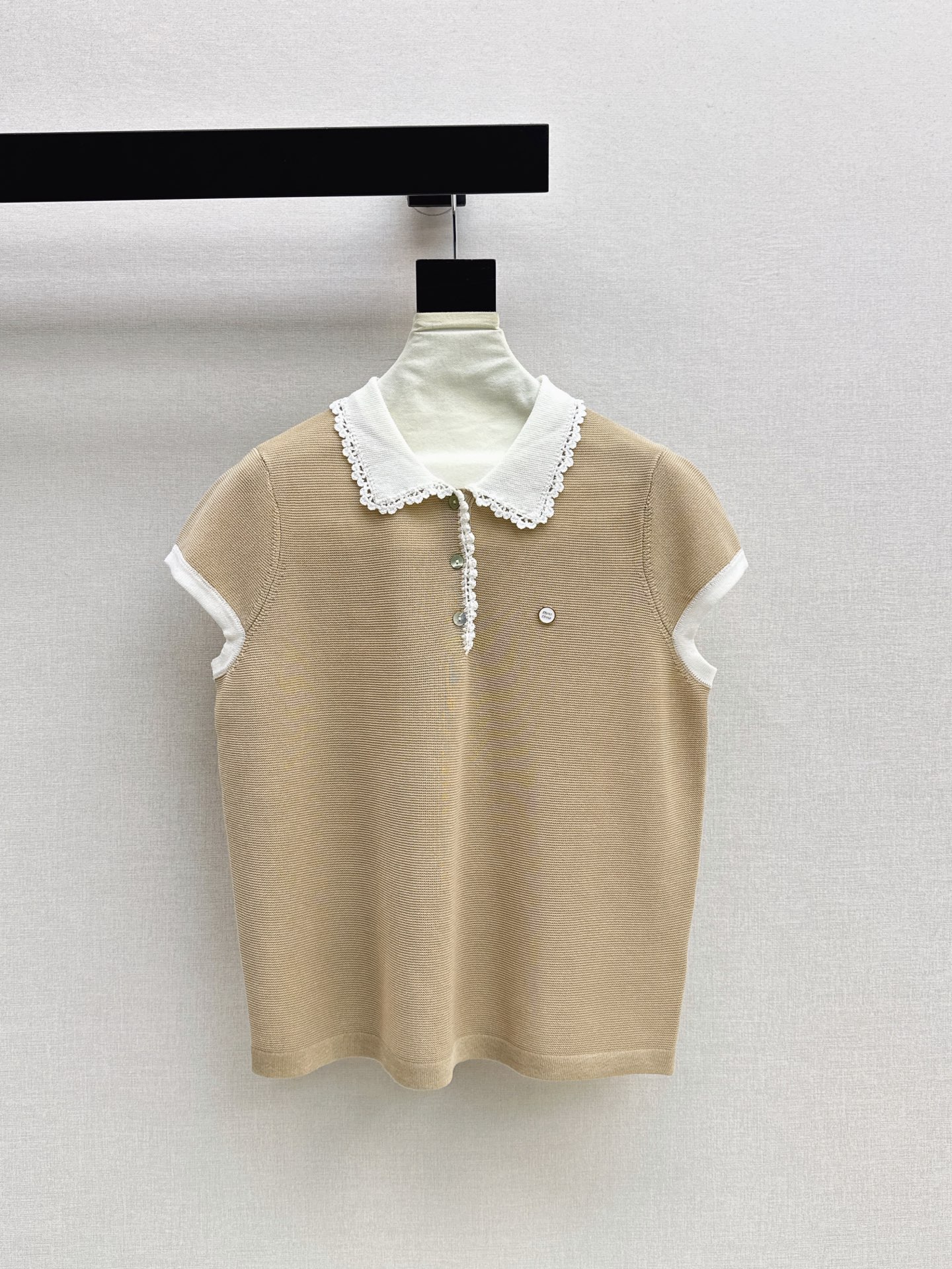 Miu 26ss sleeveless polo knitwear