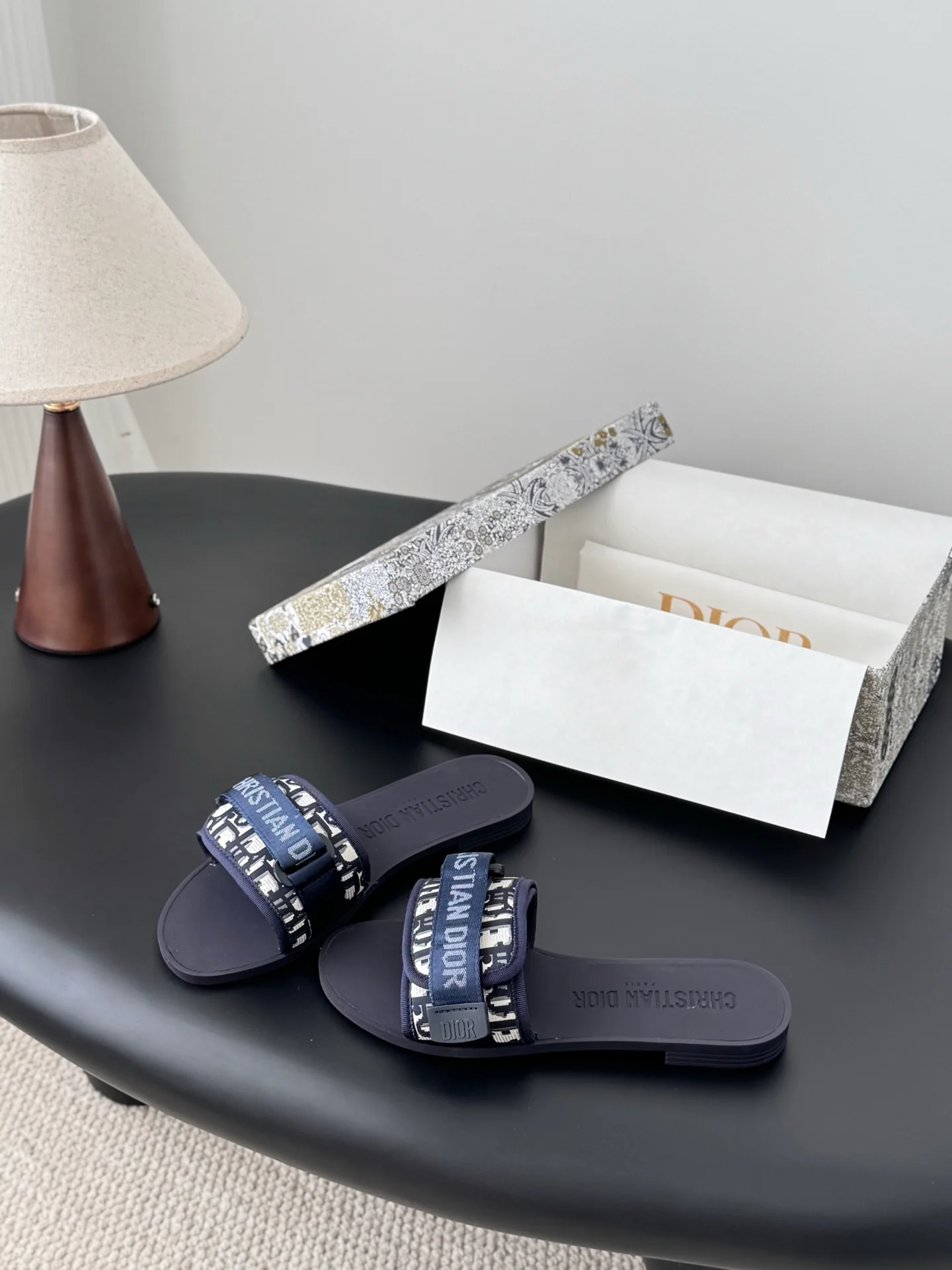 CD 25fw sandals