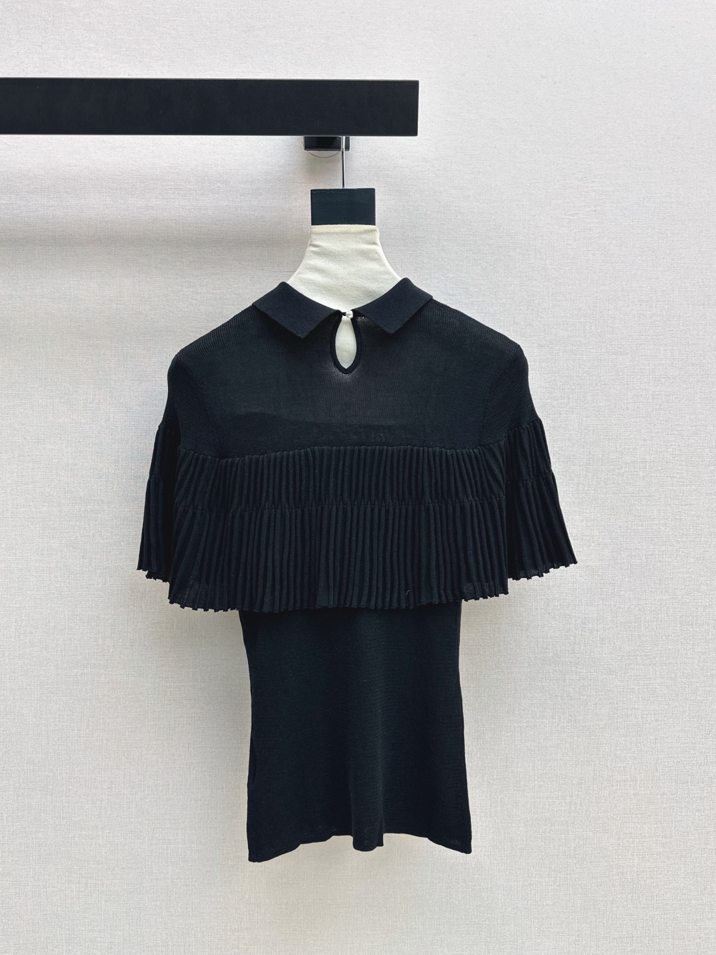 Miu 26ss cape knitswear