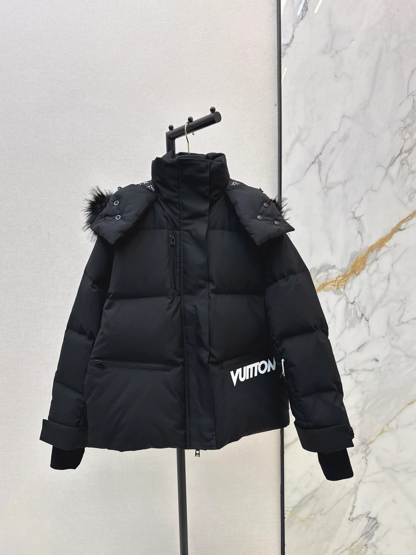 Louis 25fw hooded down jacket