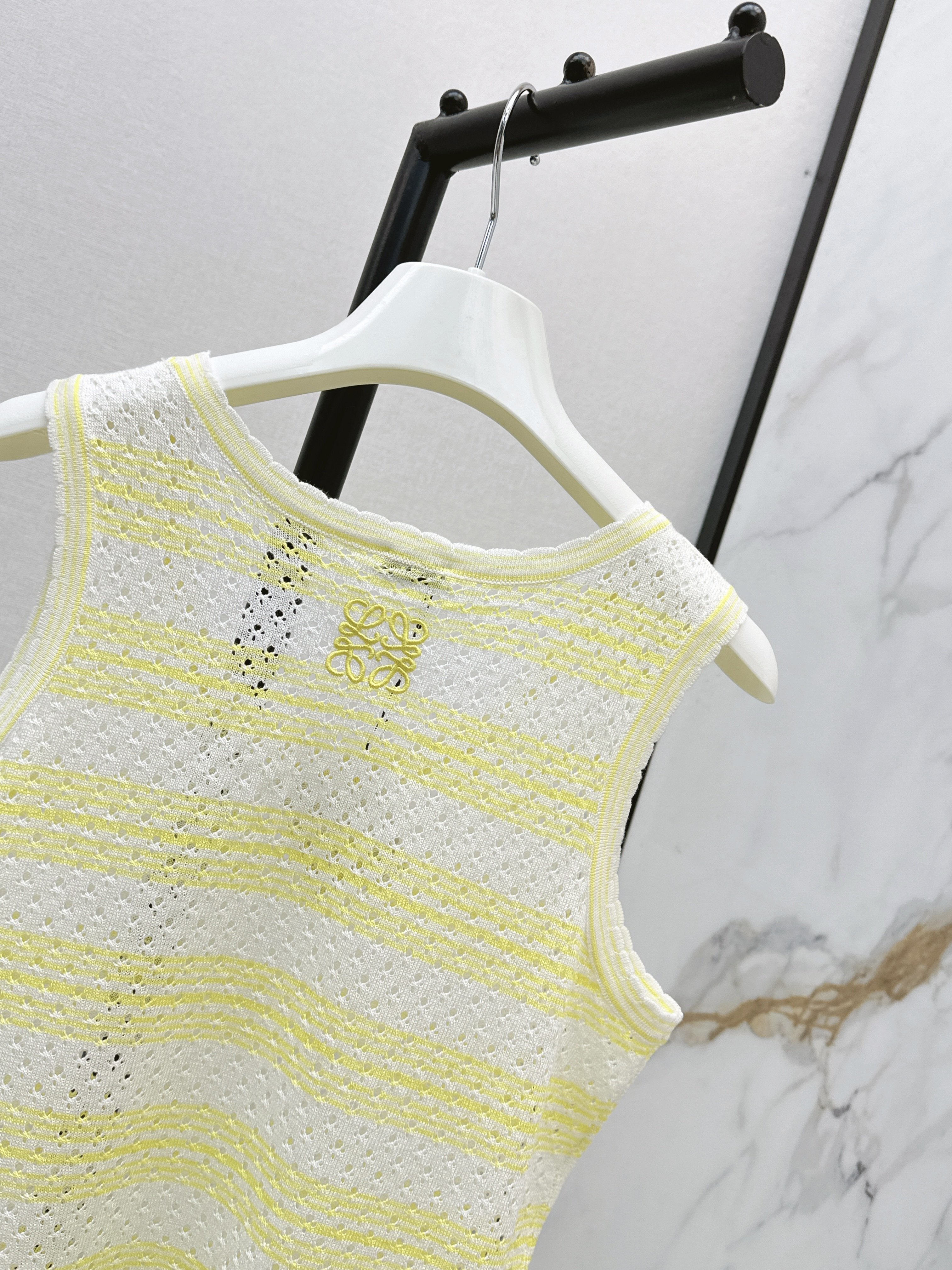 Loe 26ss hollow stripe vest