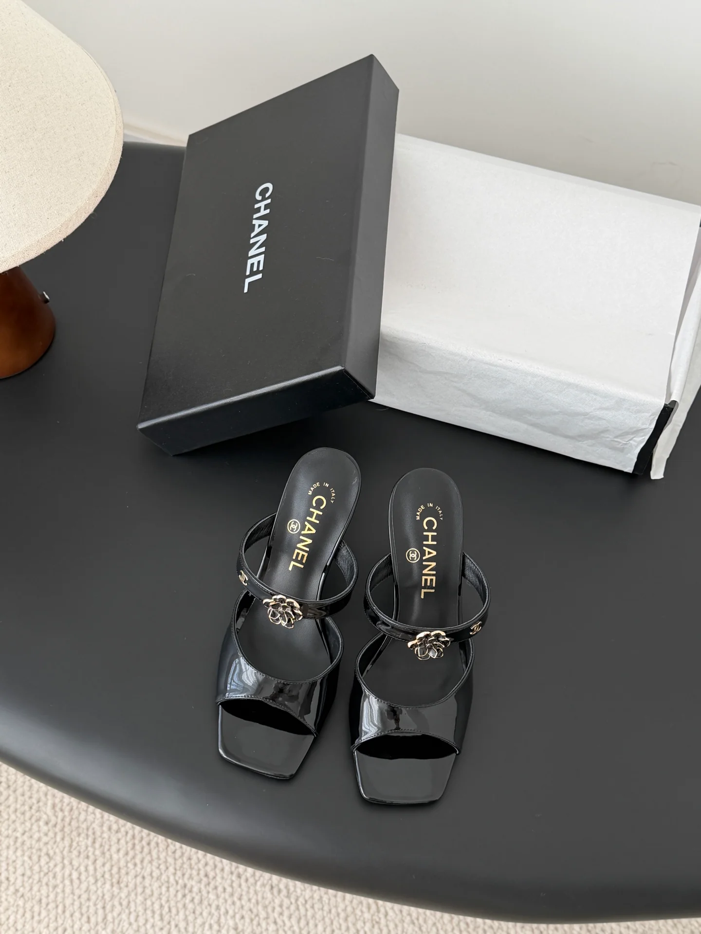 Chan 26ss camellia leather open-toe stiletto sandals