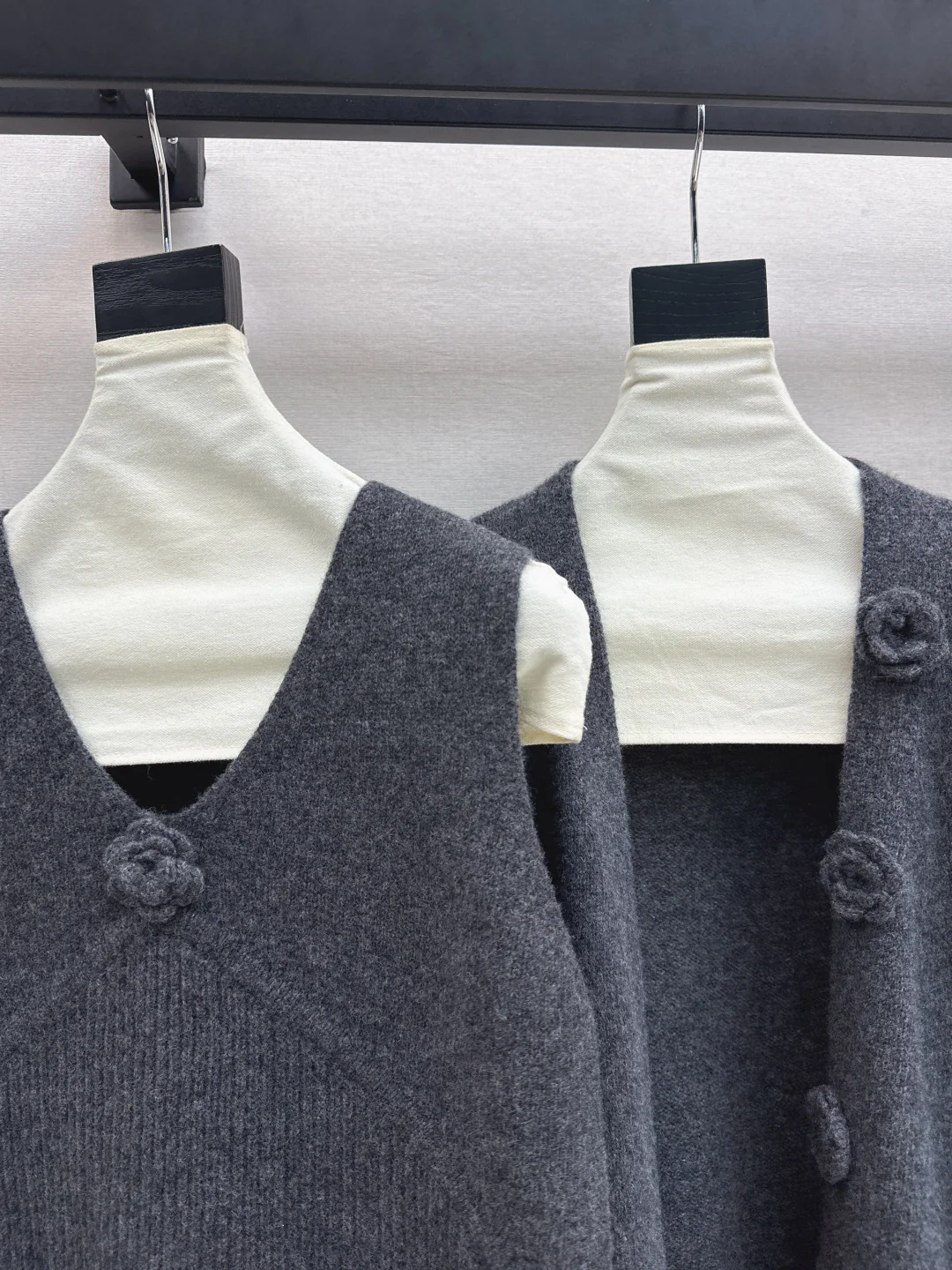 Chan 25fw vest cardigan skirt set