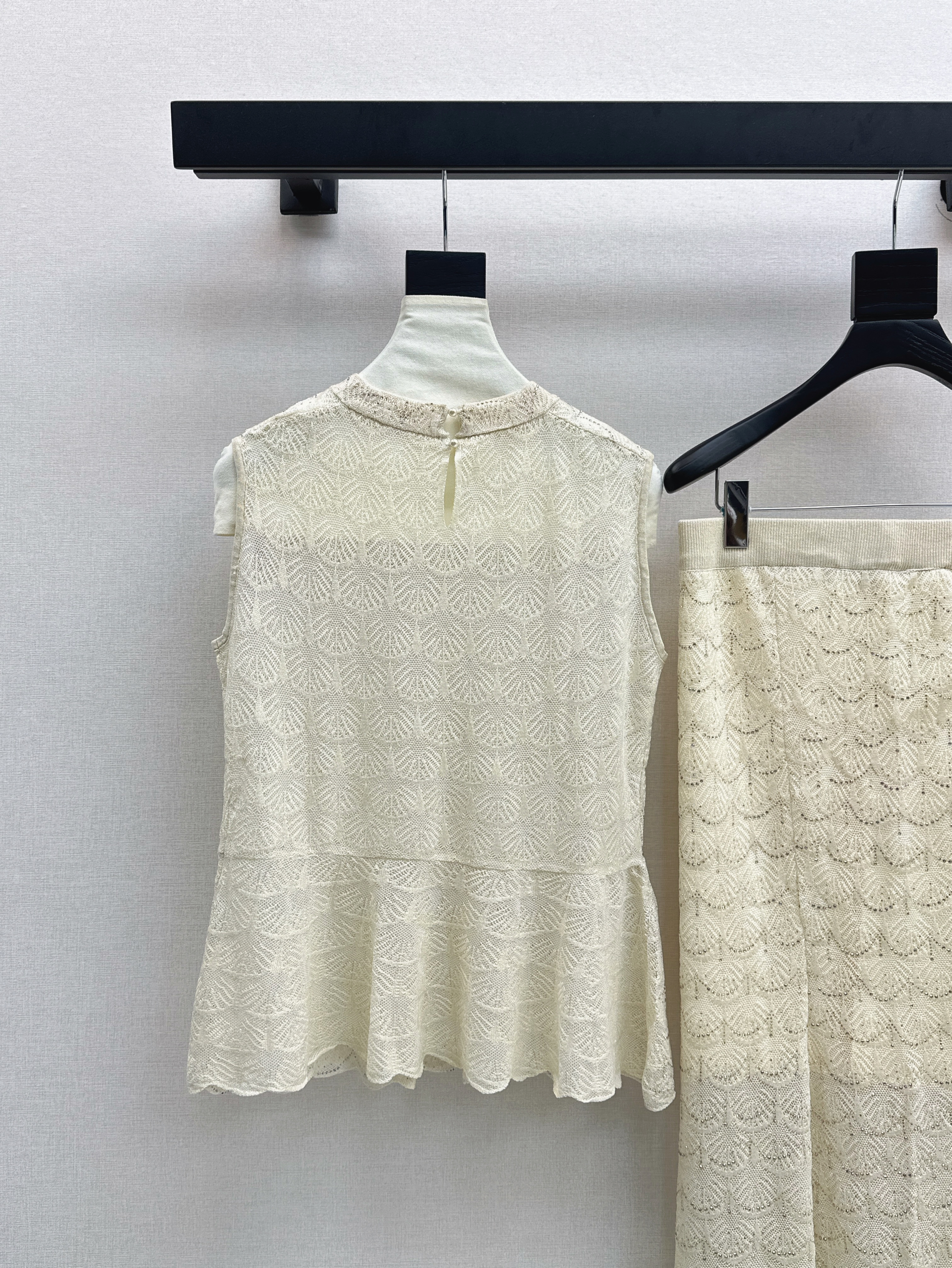 Chan 26ss rhinestone knitwear skirt set