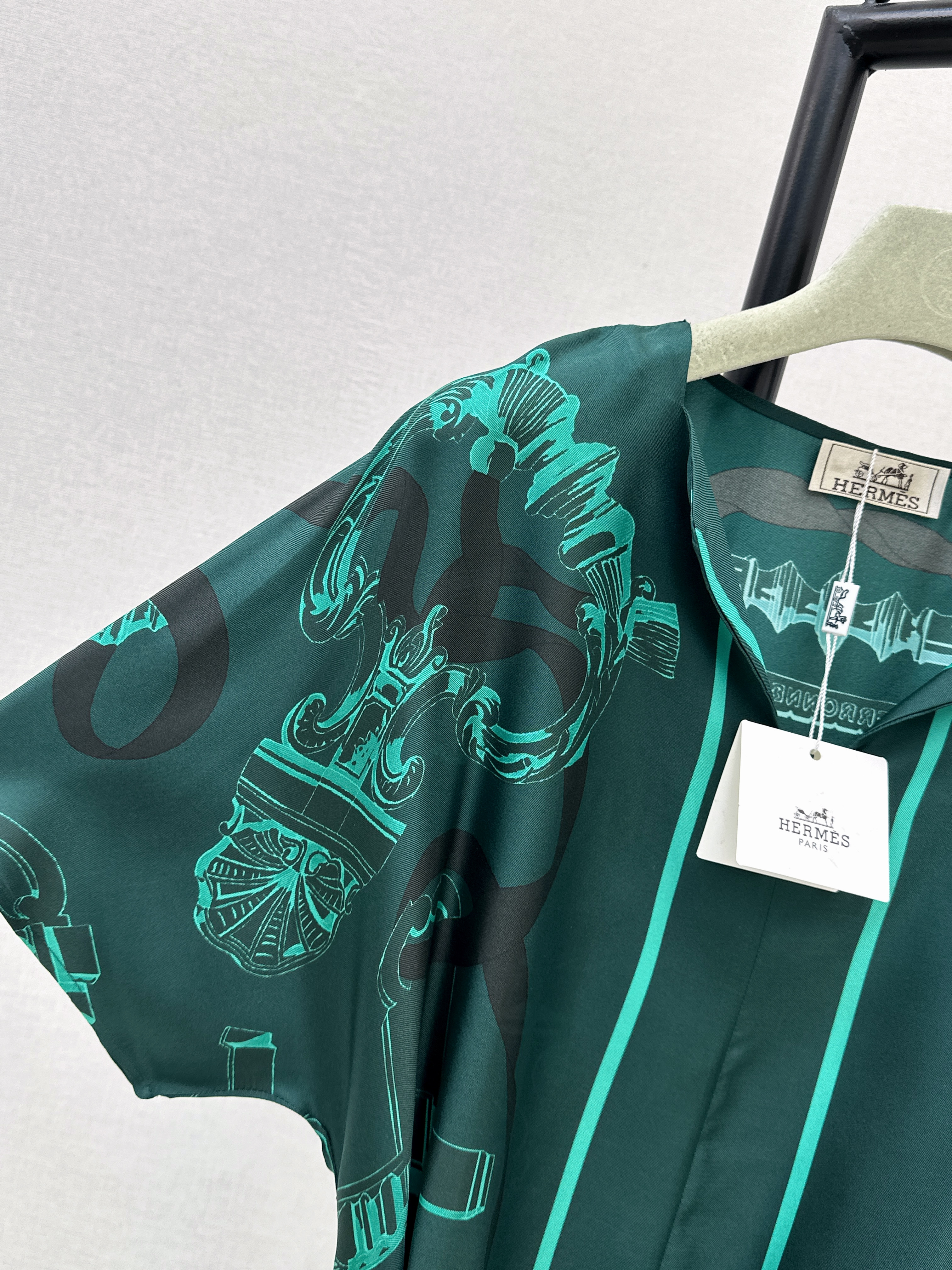 Her 26ss print dress