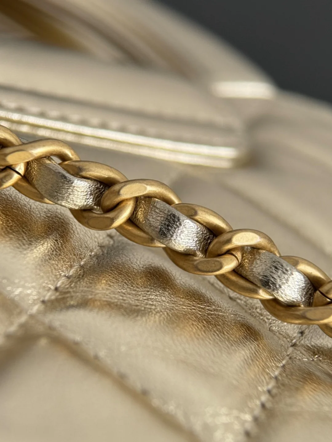 Chan 25A kelly bag with chain