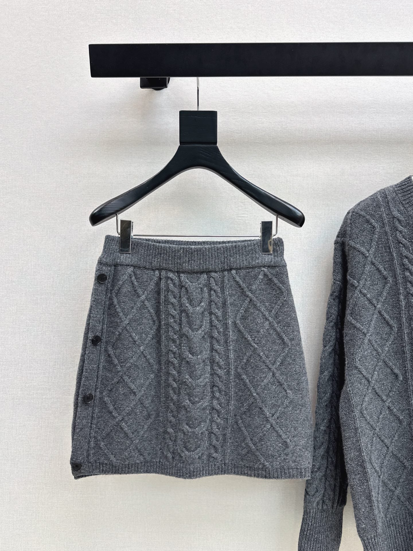 Max 26ss outfit sets sweater skirts