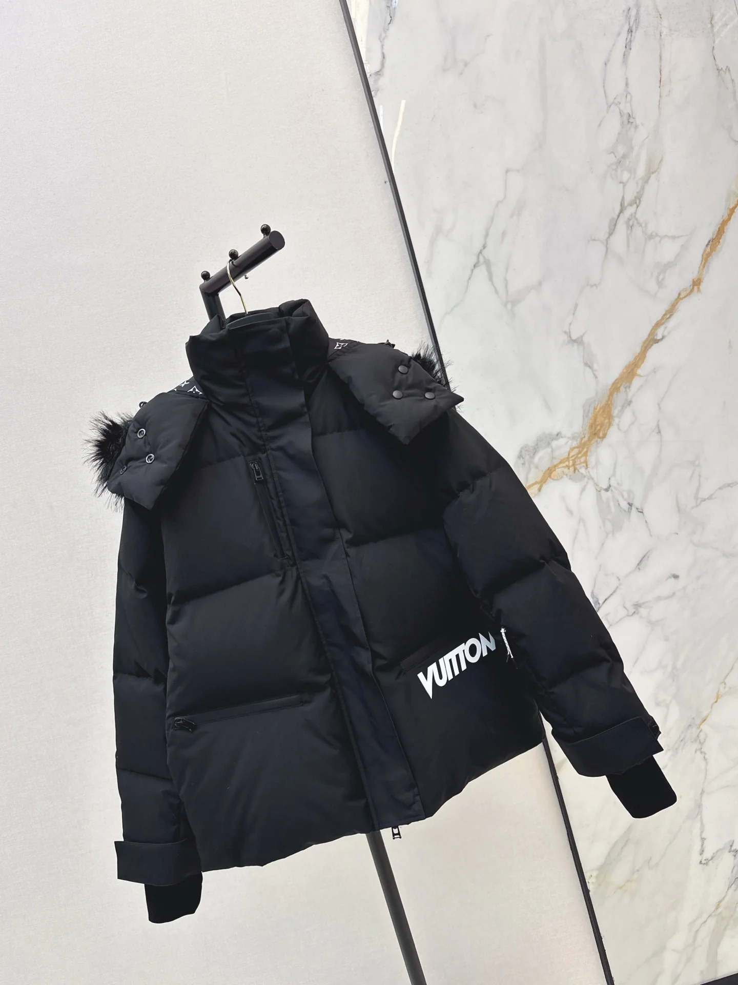 Louis 25fw hooded down jacket
