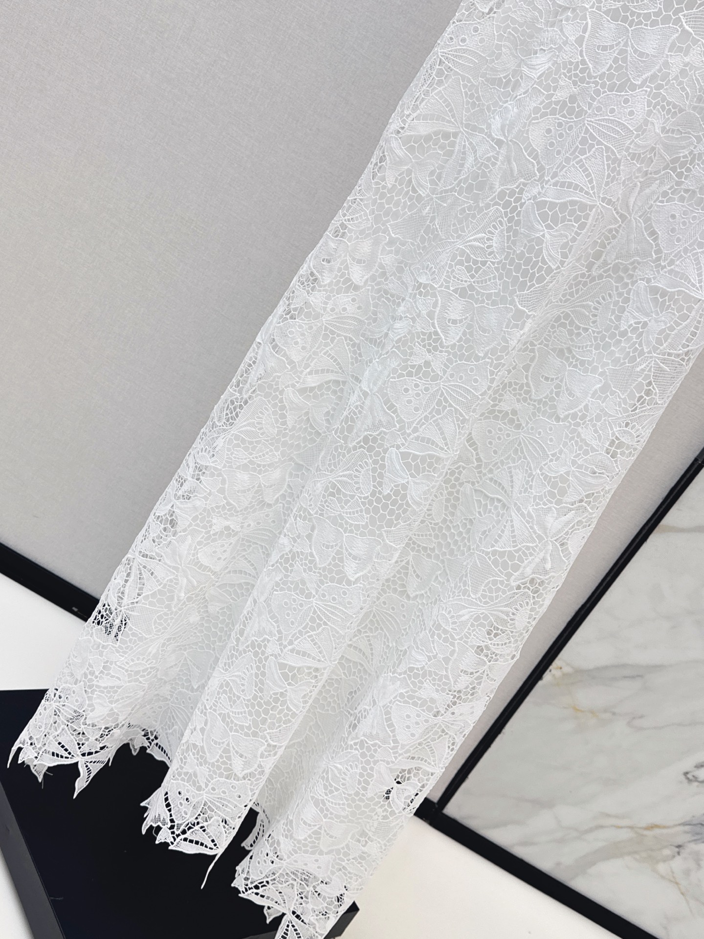 CD 26ss lace slip dress