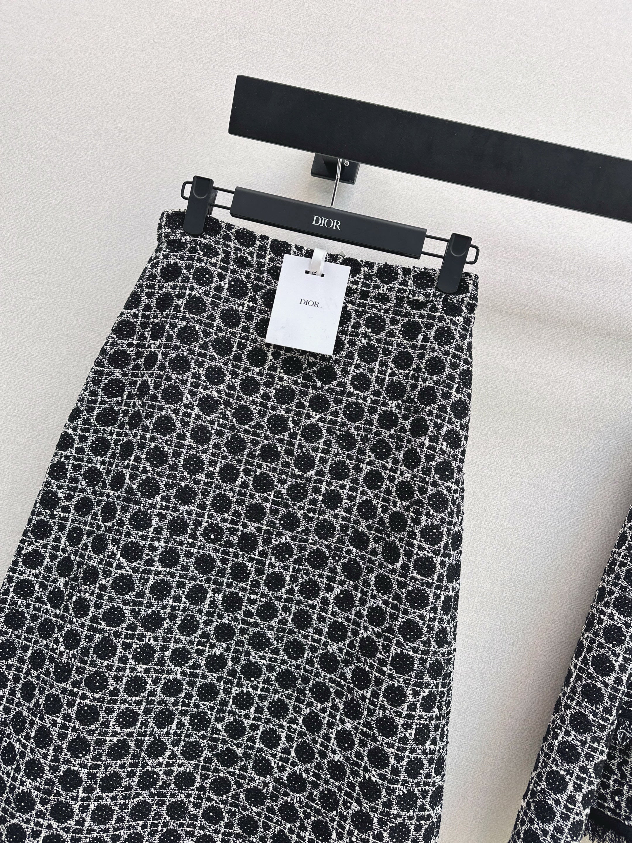 CD 26ss tweed fringe skirts