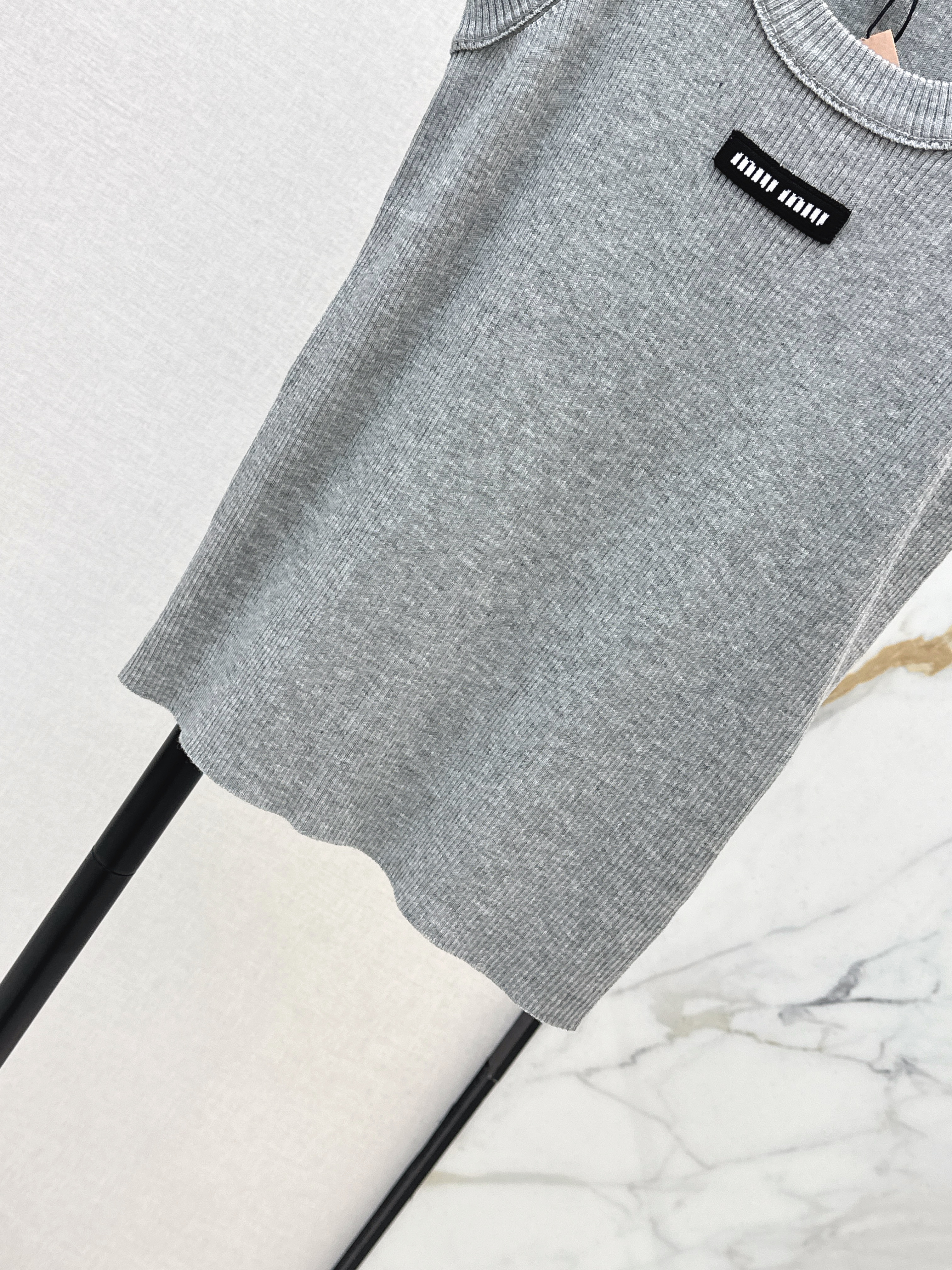 Miu 26ss sleeveless vest