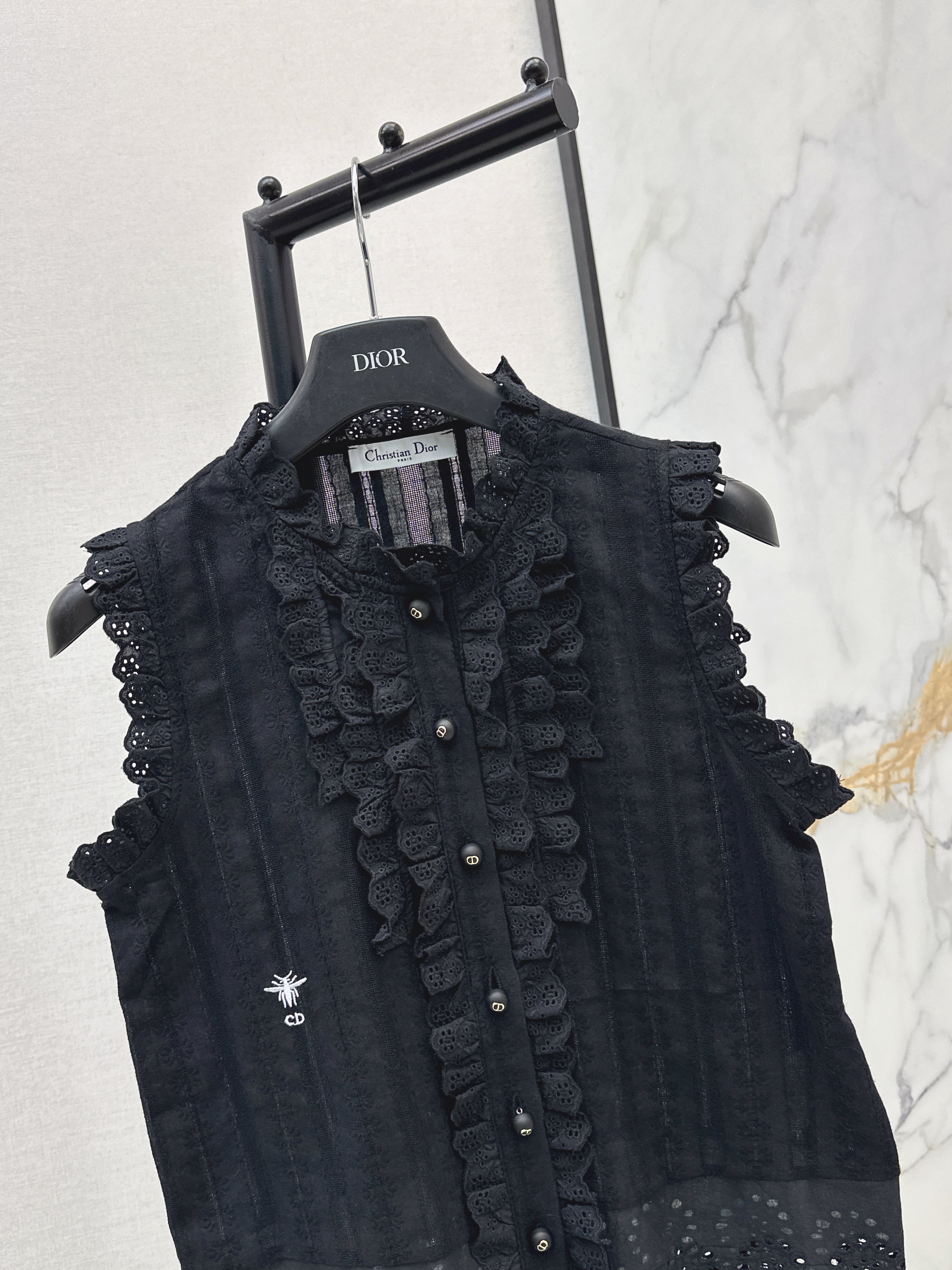 CD 26ss reffle sleeveless shirt