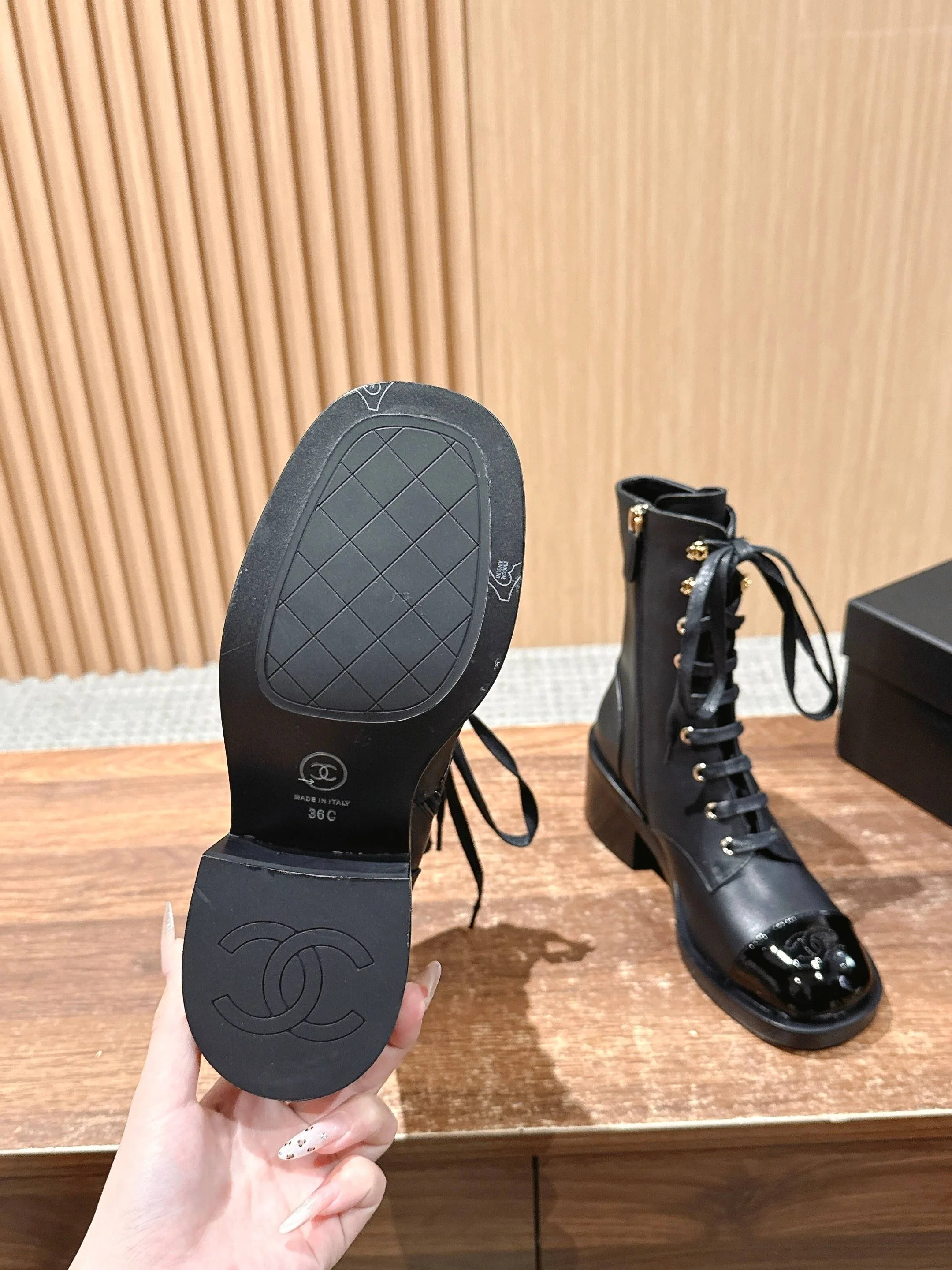 Chan 25fw combat boots