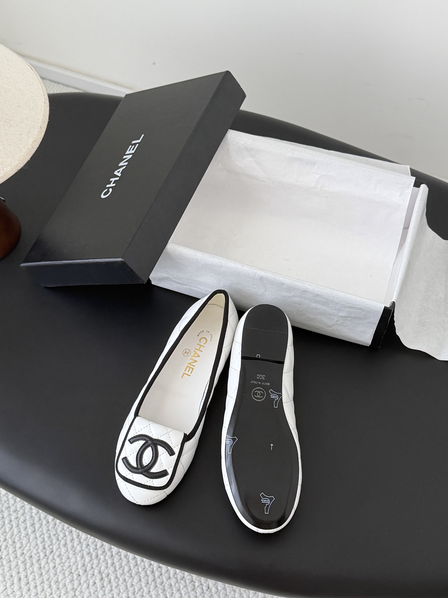 Chan 26C ballet flats