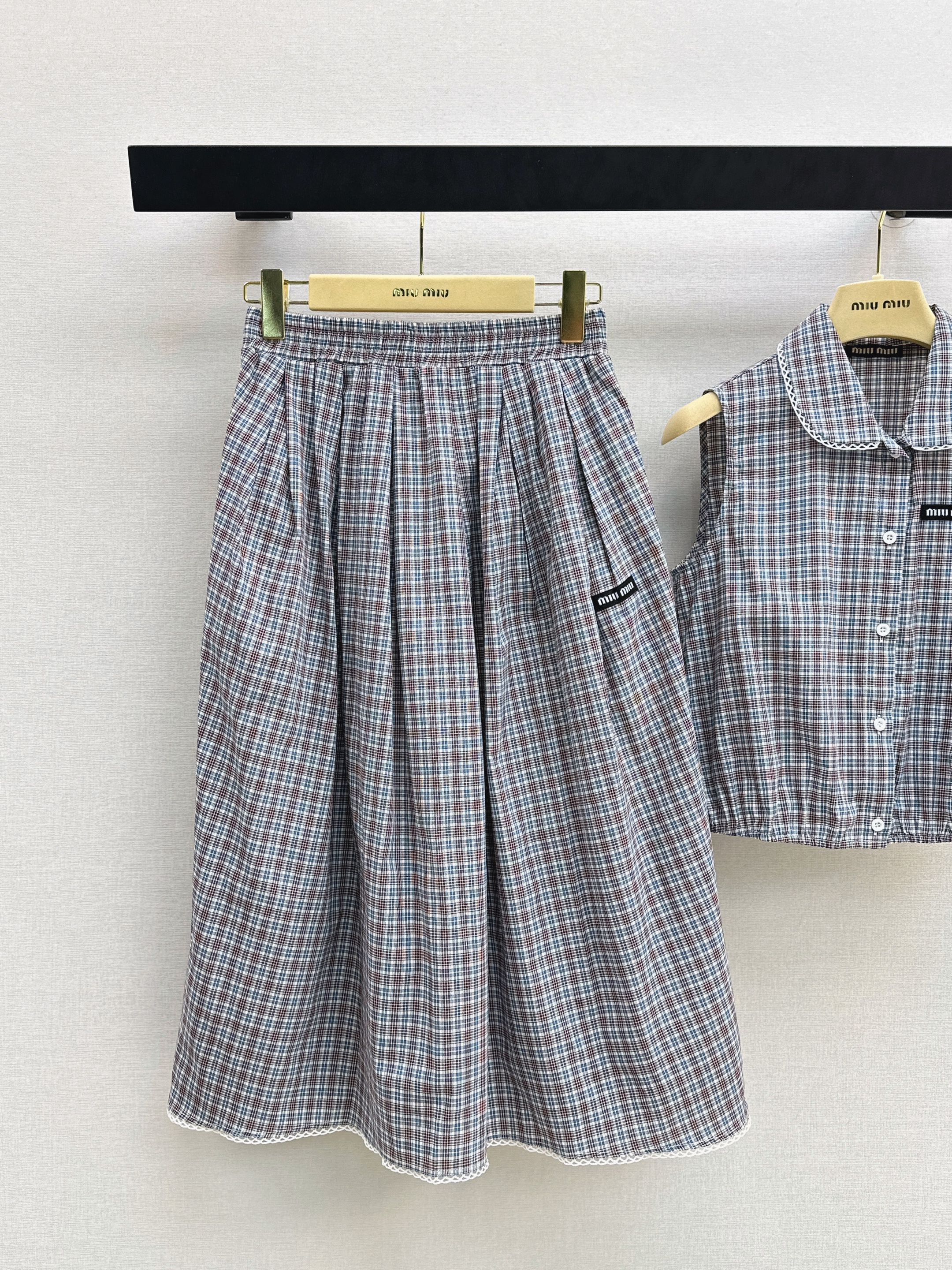 Miu 26ss check sleeveless shirt skirt set