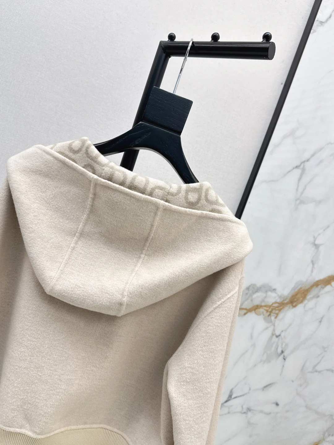 Her 25fw cashmere coat