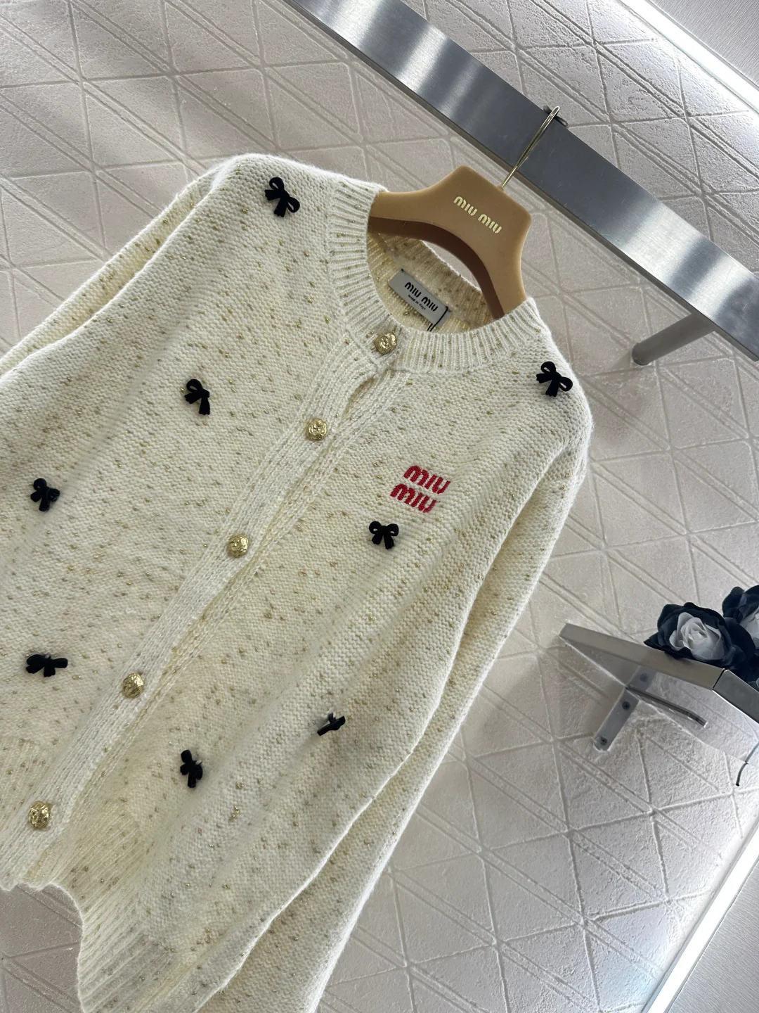 Miu 26ss 3d bow cardigan