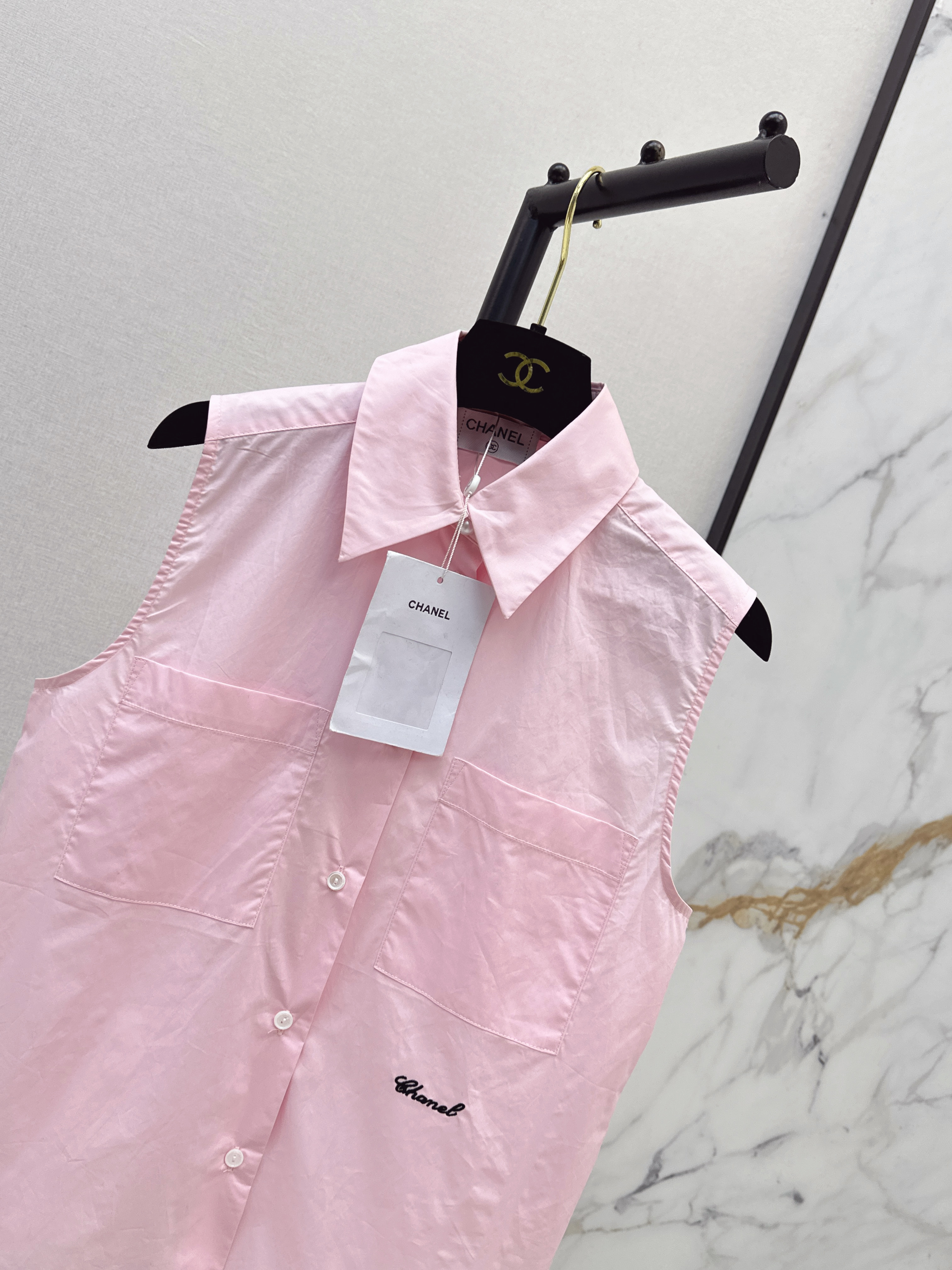 Chan 26ss sleeveless shirt