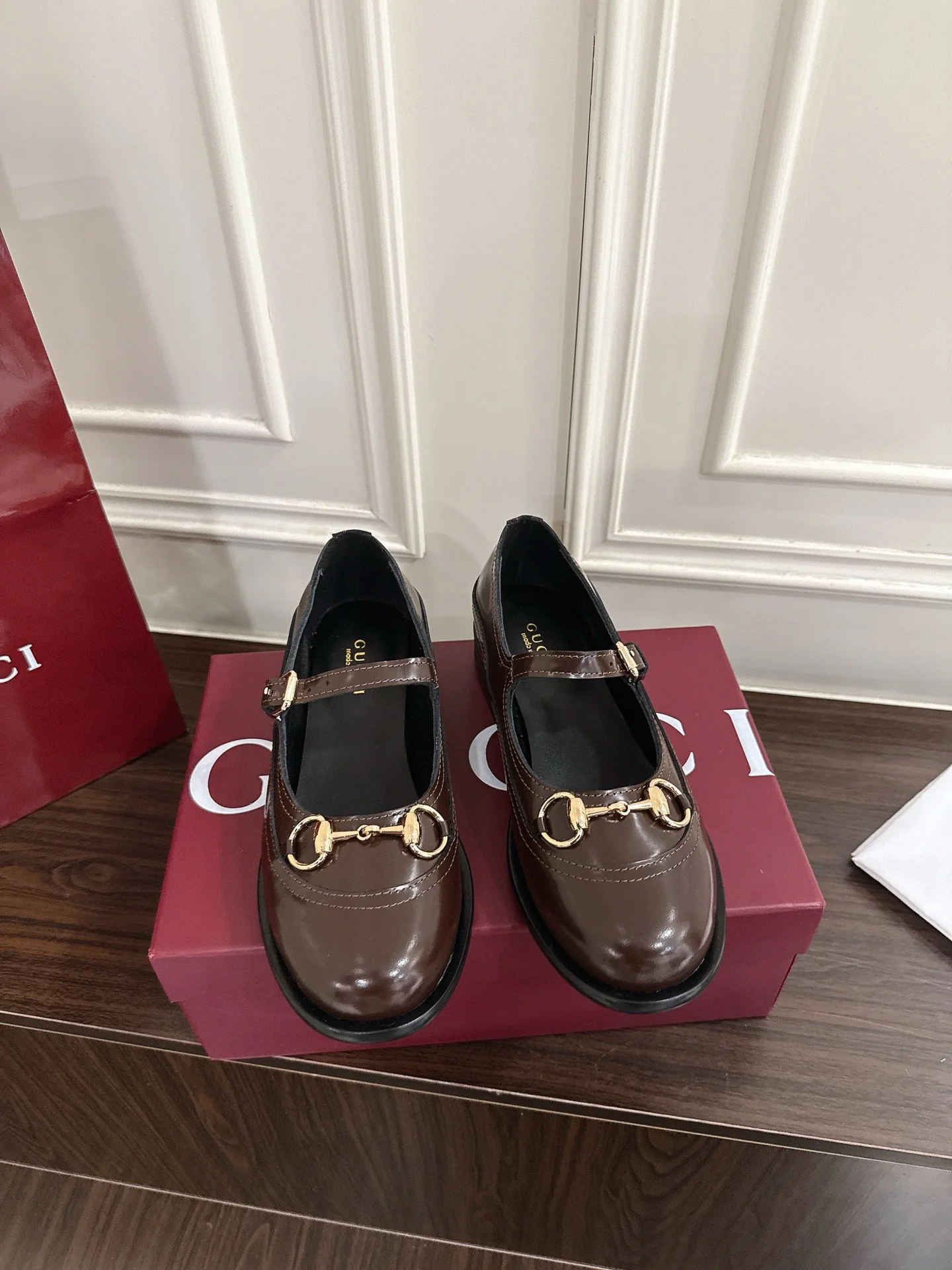 Guc 25fw mary jane flats